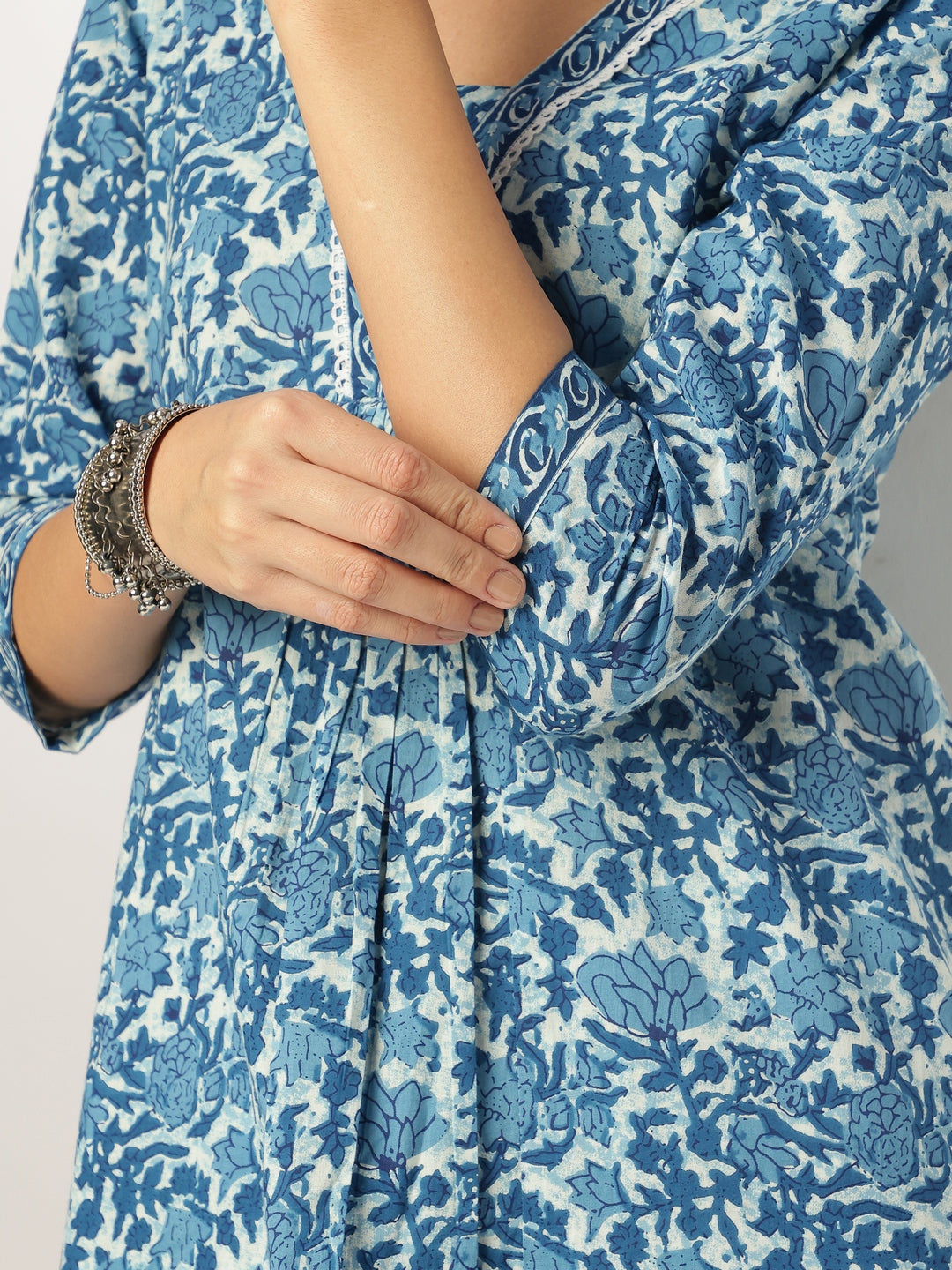 Ninnique Women's Indigo Pure Cotton Floral Printed A-line Kurta Pant Set