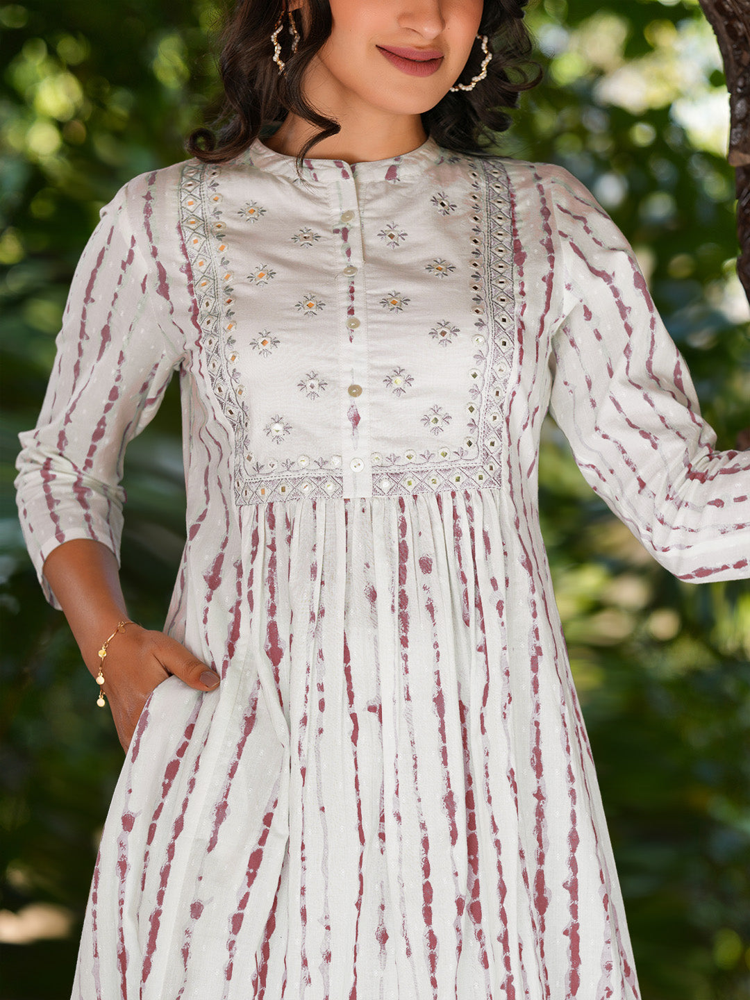 Ninnique Women's White Pure Cotton Tie & Dye With Mirror Work A-line Kurta Pant Set