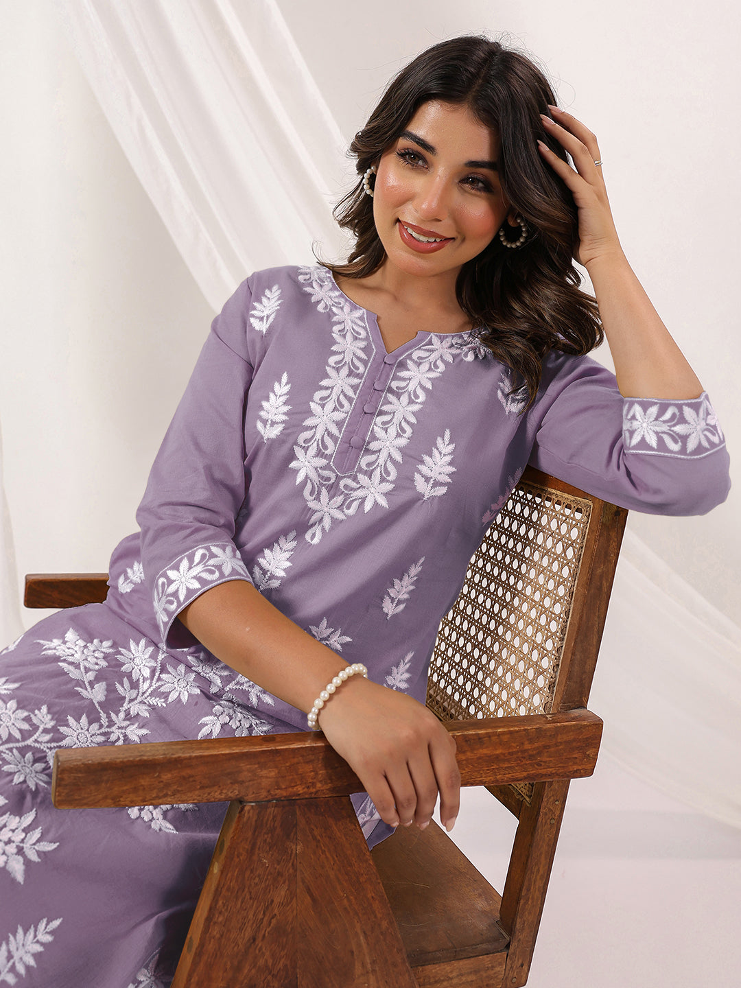 Ninnique Women's Light Purple Pure Cotton Embroidered Straight Kurta