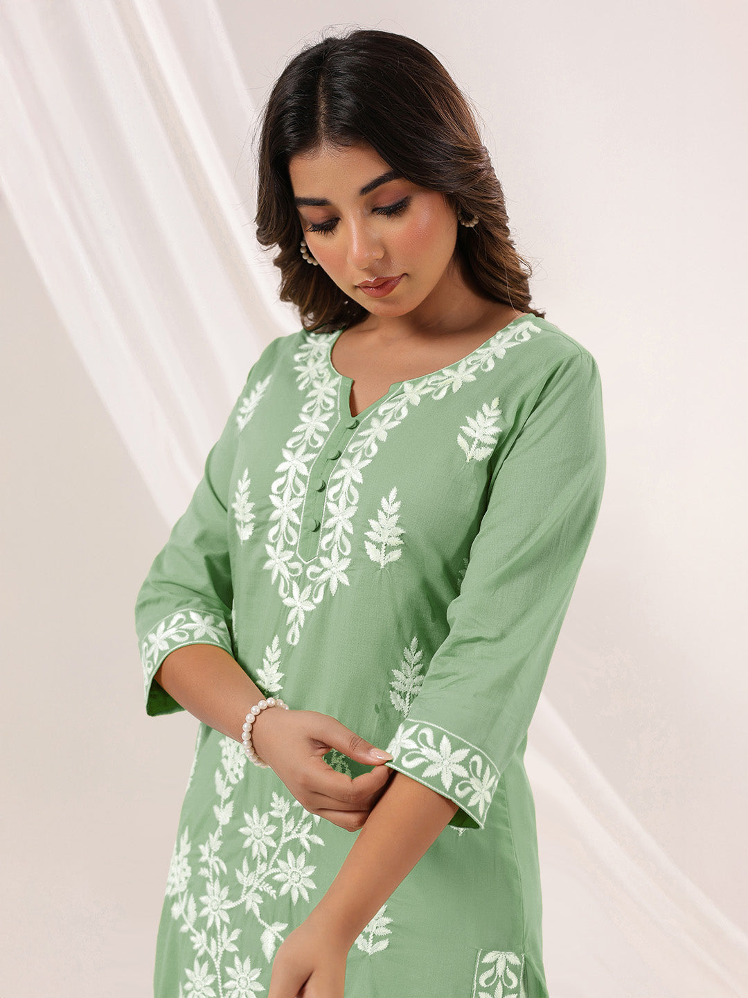 Ninnique Women's Light Green Pure Cotton Embroidered Straight Kurta