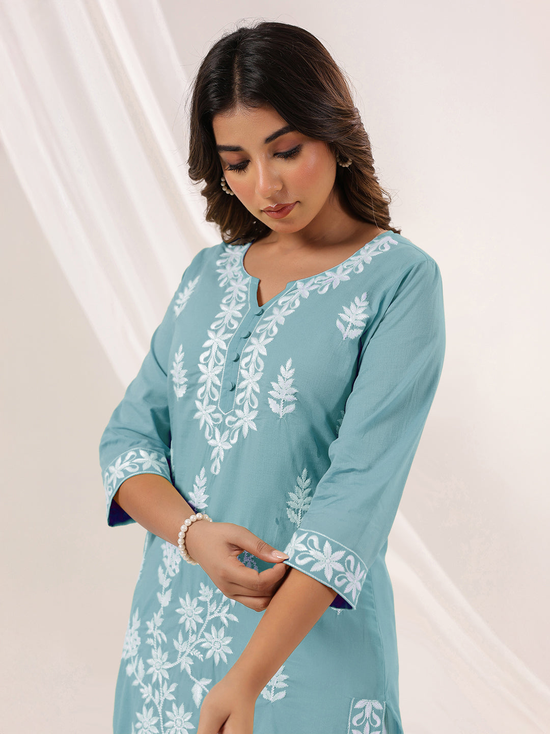 Ninnique Women's Light Blue Pure Cotton Embroidered Straight Kurta