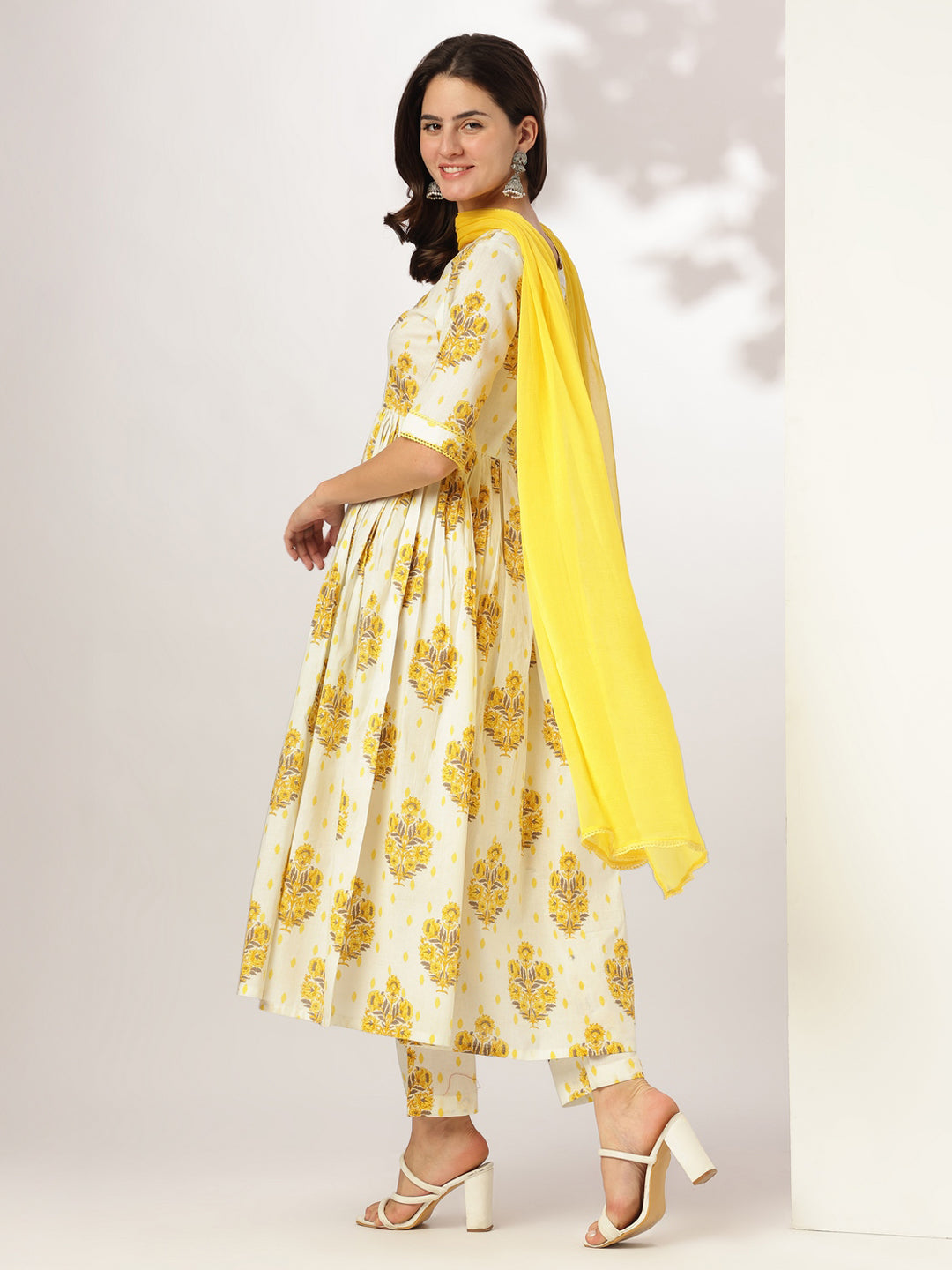 Ninnique Women's Off White Pure Cotton Floral Printed A-line Kurta Set