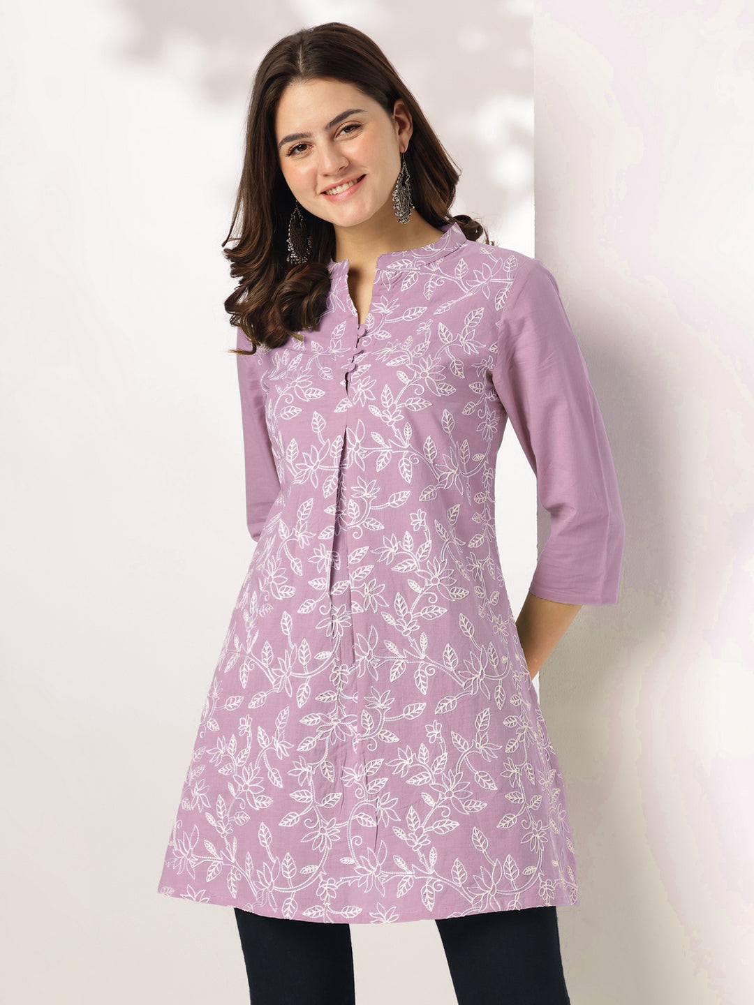 Ninnique Women's Lavender Pure Cotton Chikankari Embroidered Straight Tunic