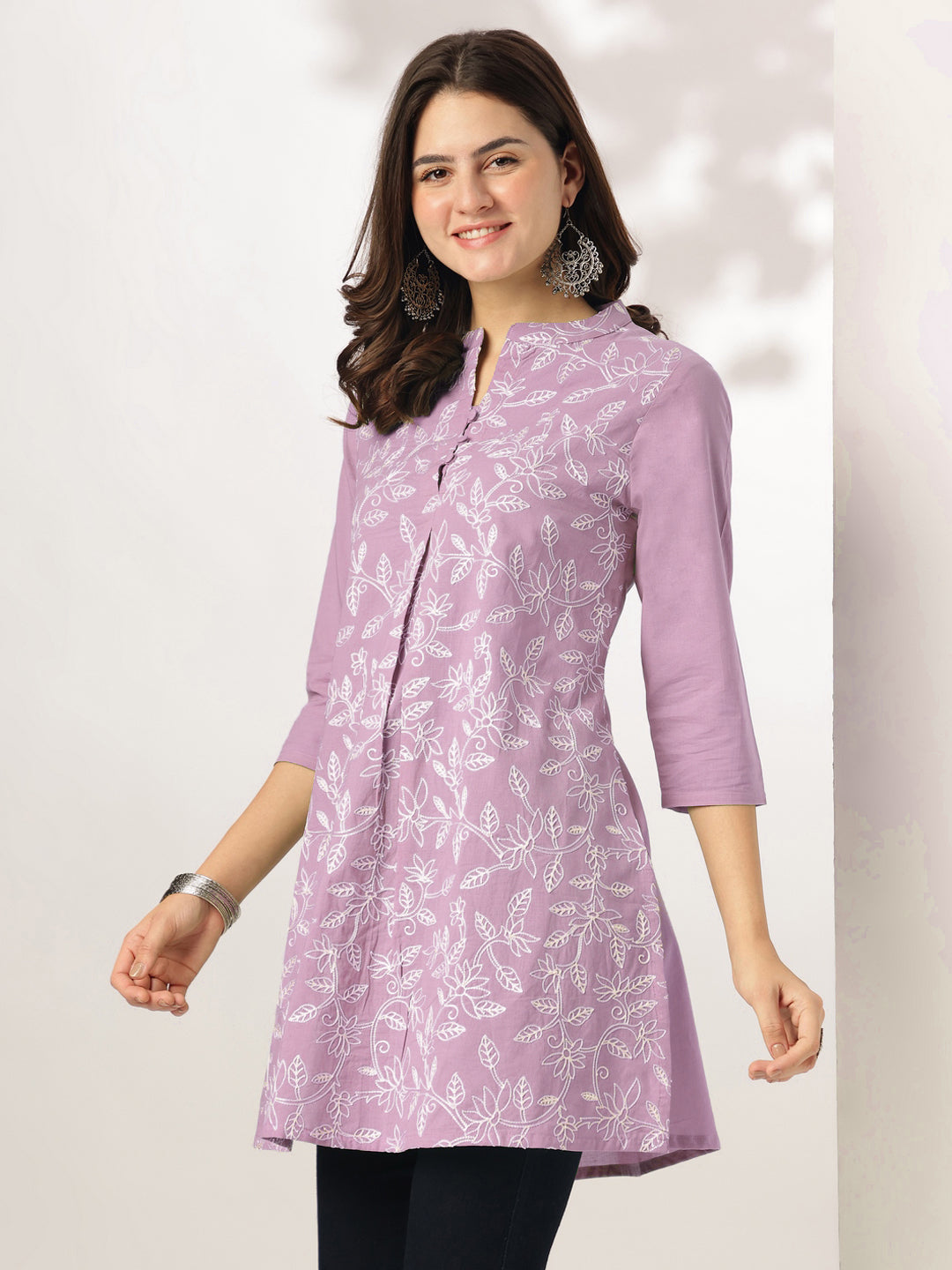 Ninnique Women's Lavender Pure Cotton Chikankari Embroidered Straight Tunic