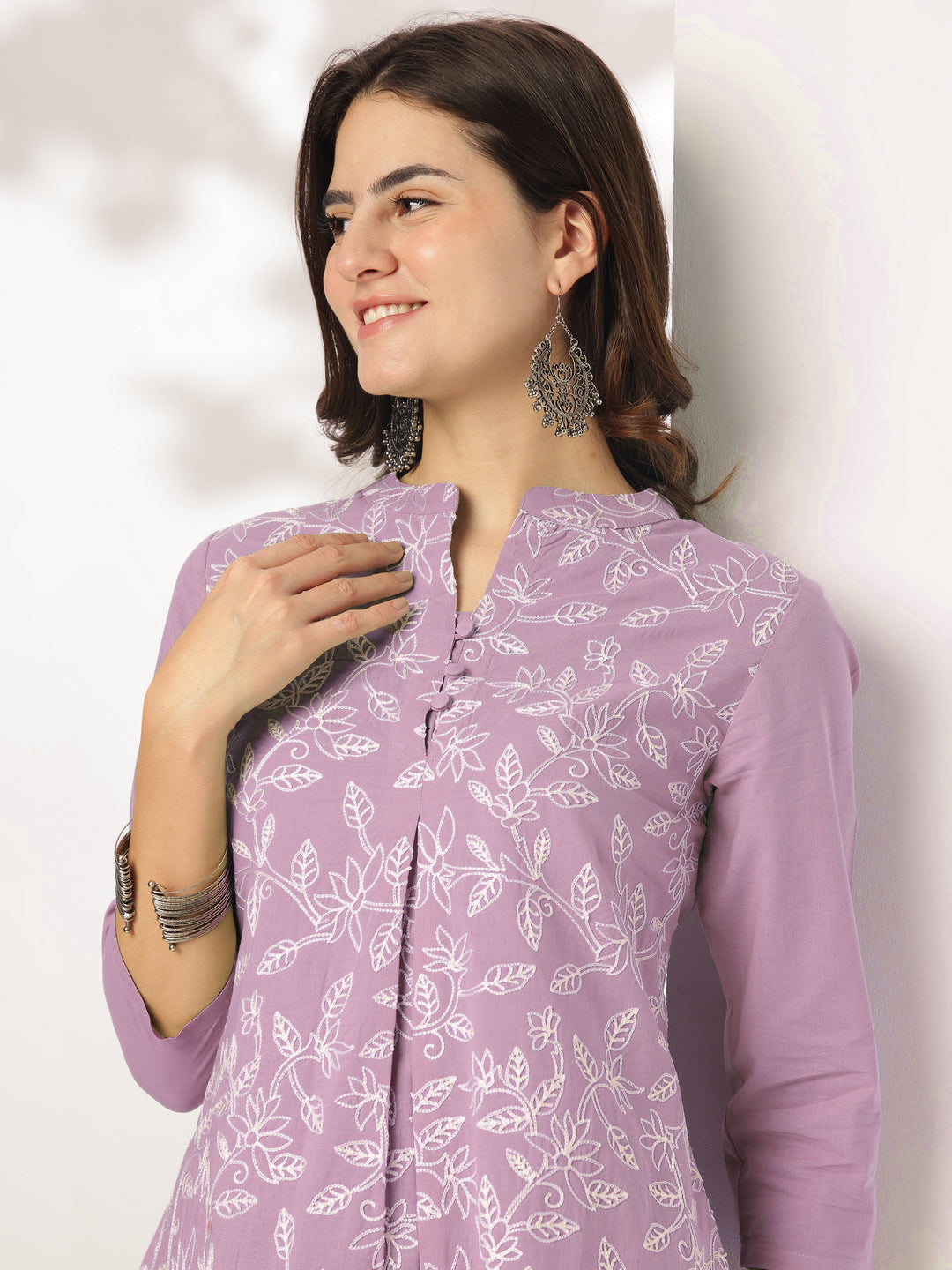 Ninnique Women's Lavender Pure Cotton Chikankari Embroidered Straight Tunic