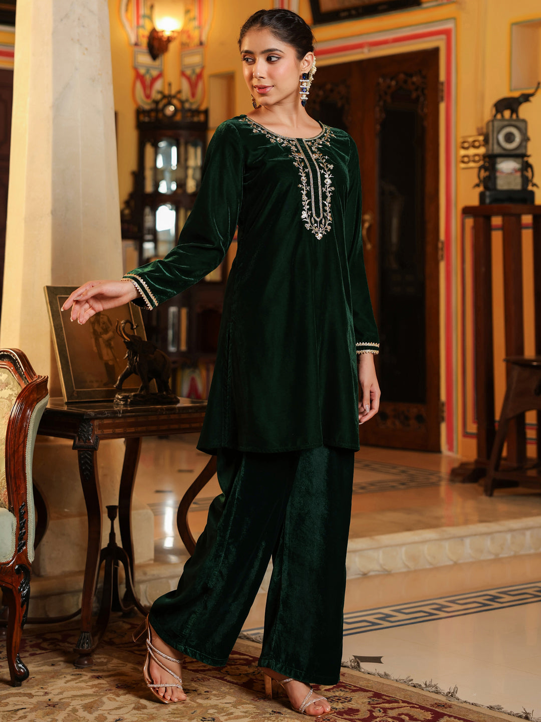 Ninnique Women's Bottle Green Velvet Yoke Embroidered Straight Co-ord Set