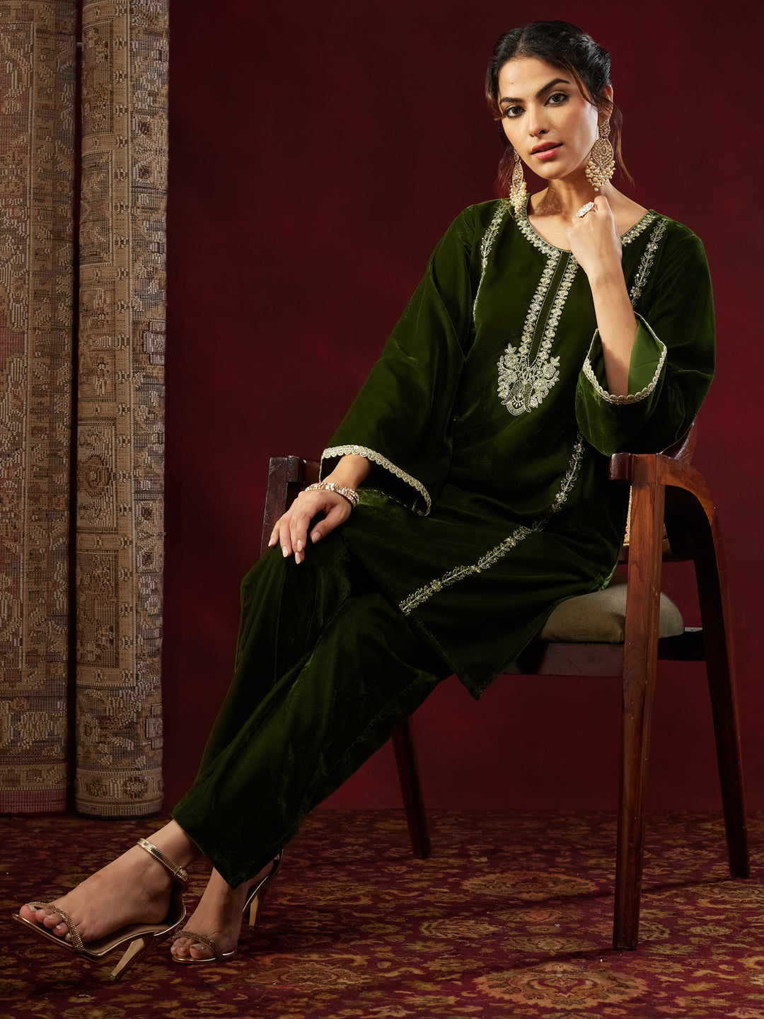 Ninnique Women's Olive Green Velvet Zari Embroidered Straight Co-ord Set