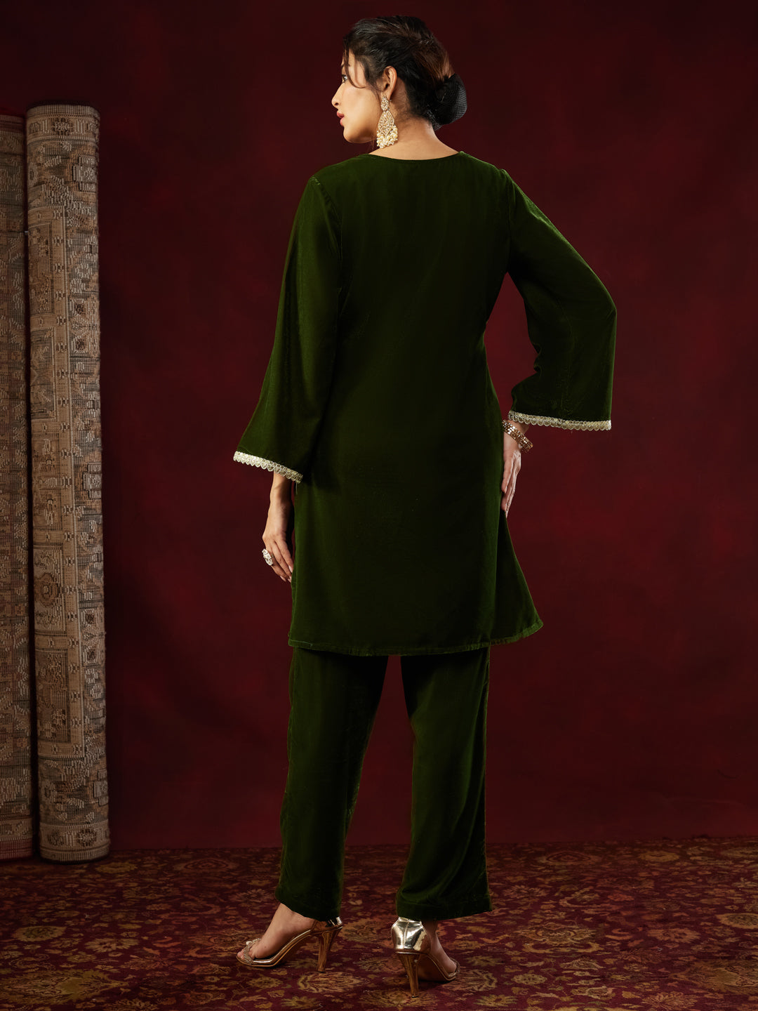Ninnique Women's Olive Green Velvet Zari Embroidered Straight Co-ord Set