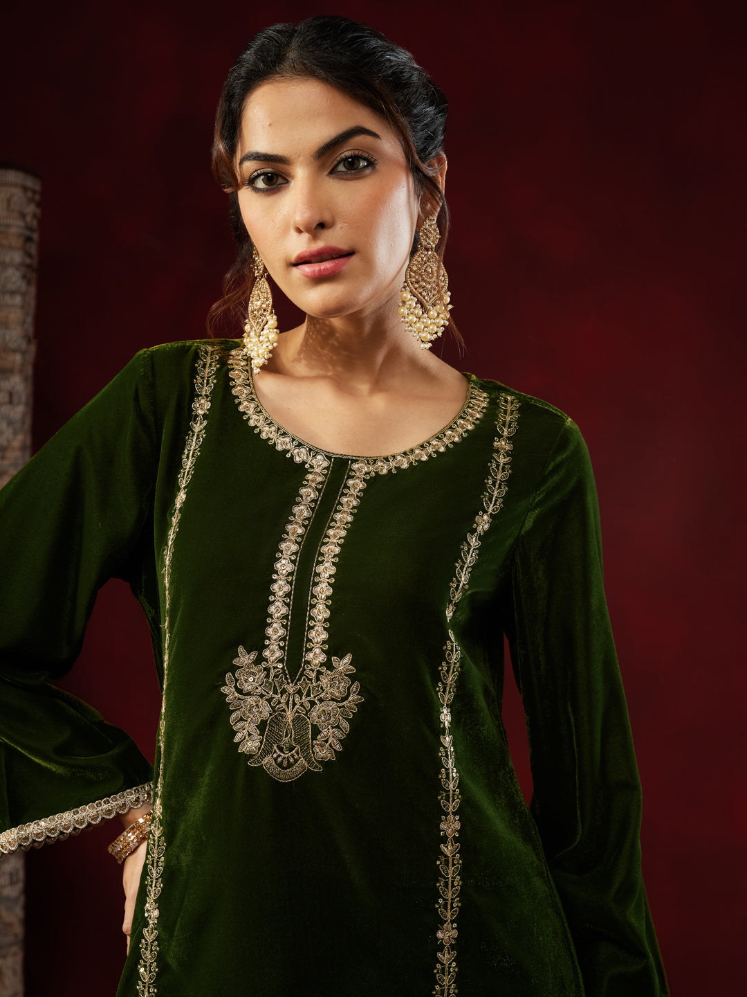 Ninnique Women's Olive Green Velvet Zari Embroidered Straight Co-ord Set