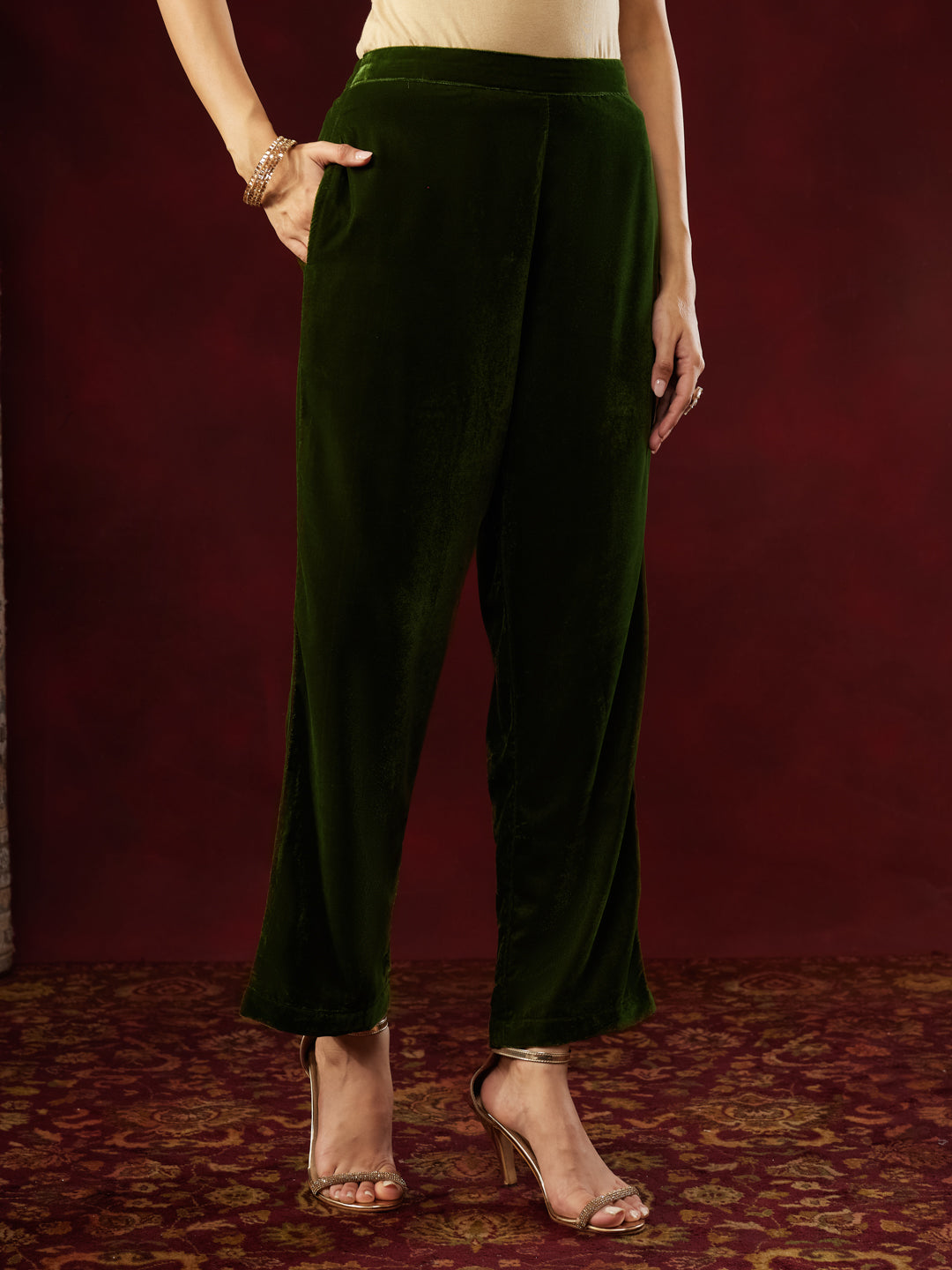 Ninnique Women's Olive Green Velvet Zari Embroidered Straight Co-ord Set