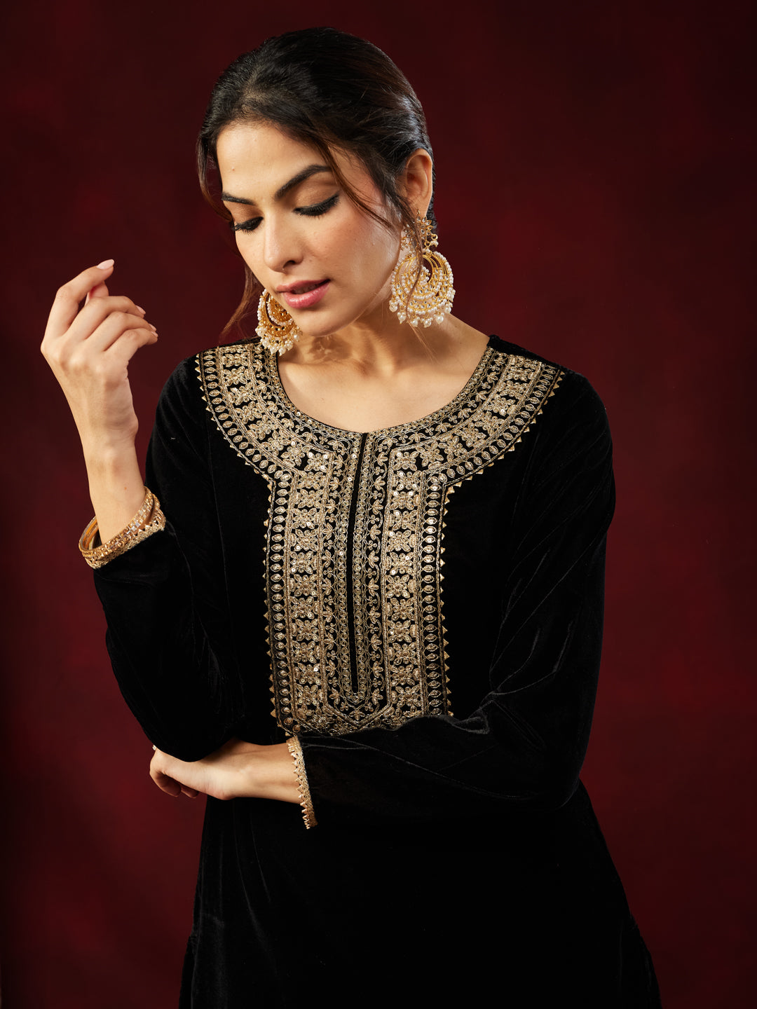 Ninnique Women's Black Velvet Zari Yoke Embroidered Straight Co-ord Set