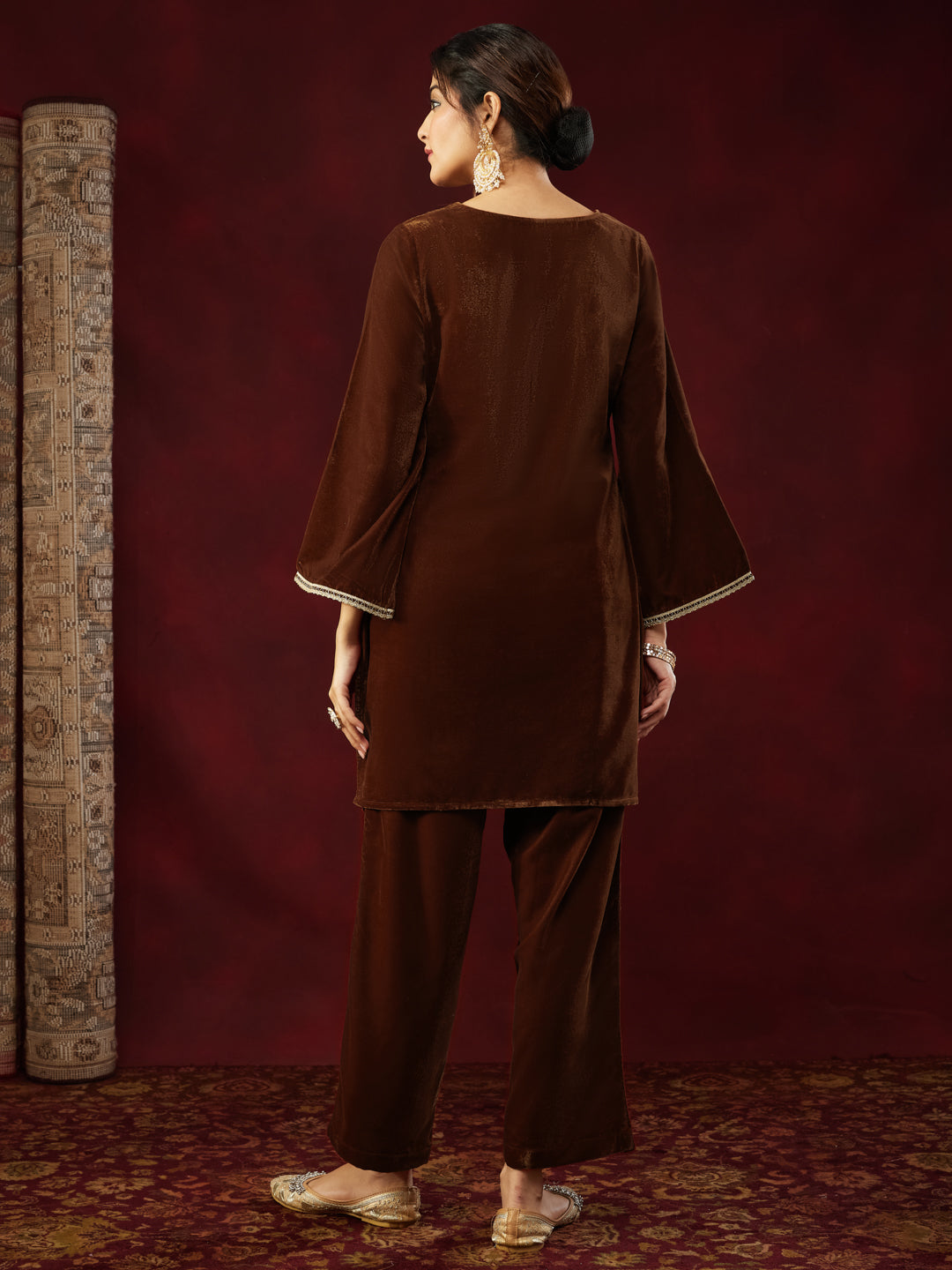 Ninnique Women's Brown Velvet Zari Embroidered Straight Co-ord Set