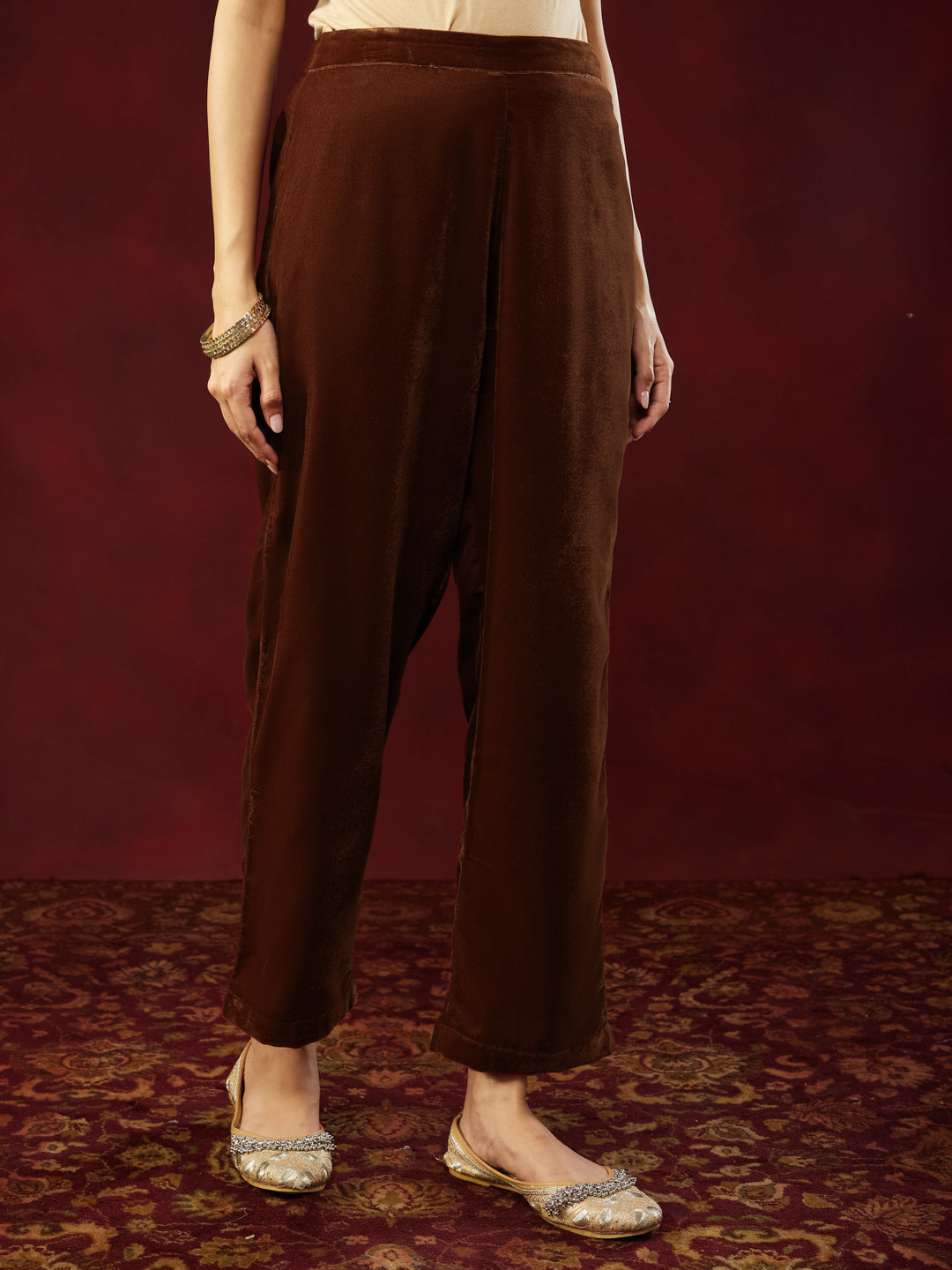 Ninnique Women's Brown Velvet Zari Embroidered Straight Co-ord Set