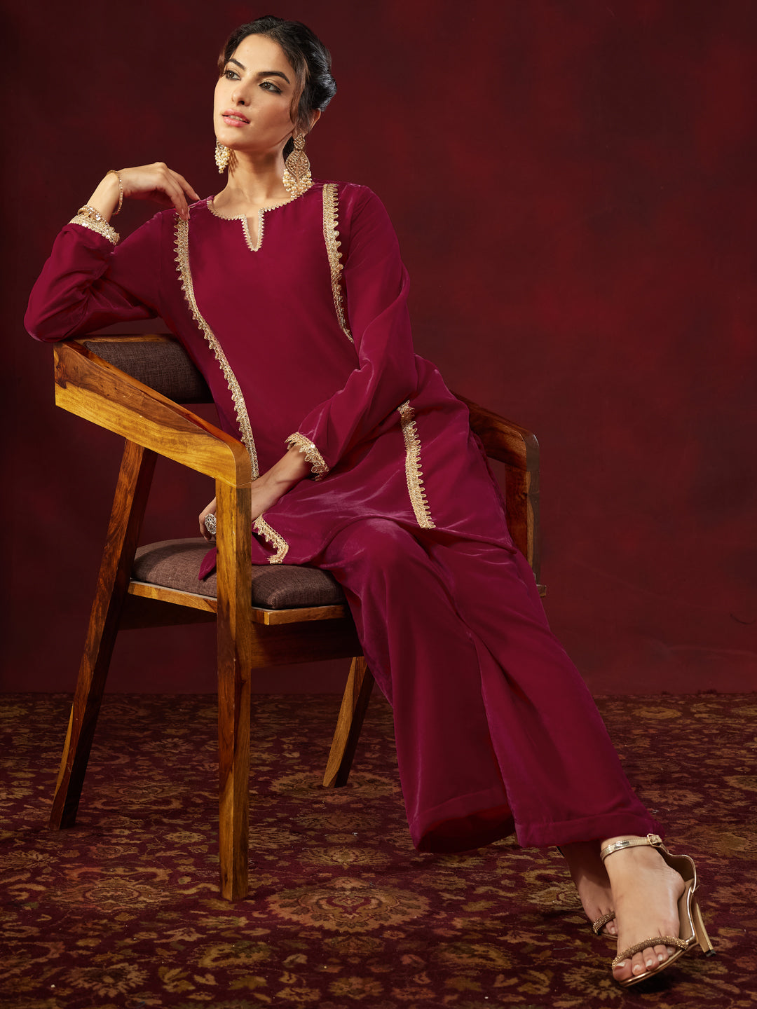 Ninnique Women's Pink Velvet Embellished Straight Co-ord Set