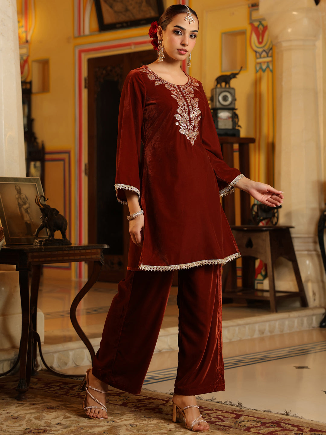 Ninnique Women's Brown Velvet Yoke Zari Embroidered Straight Co-ord Set