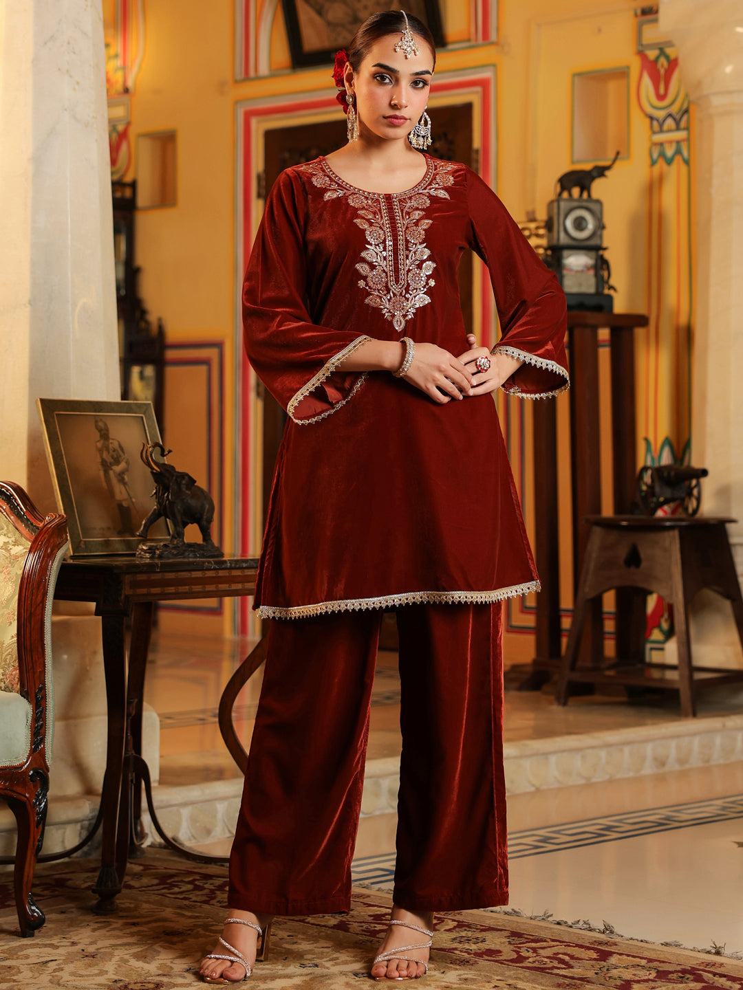 Ninnique Women's Brown Velvet Yoke Zari Embroidered Straight Co-ord Set