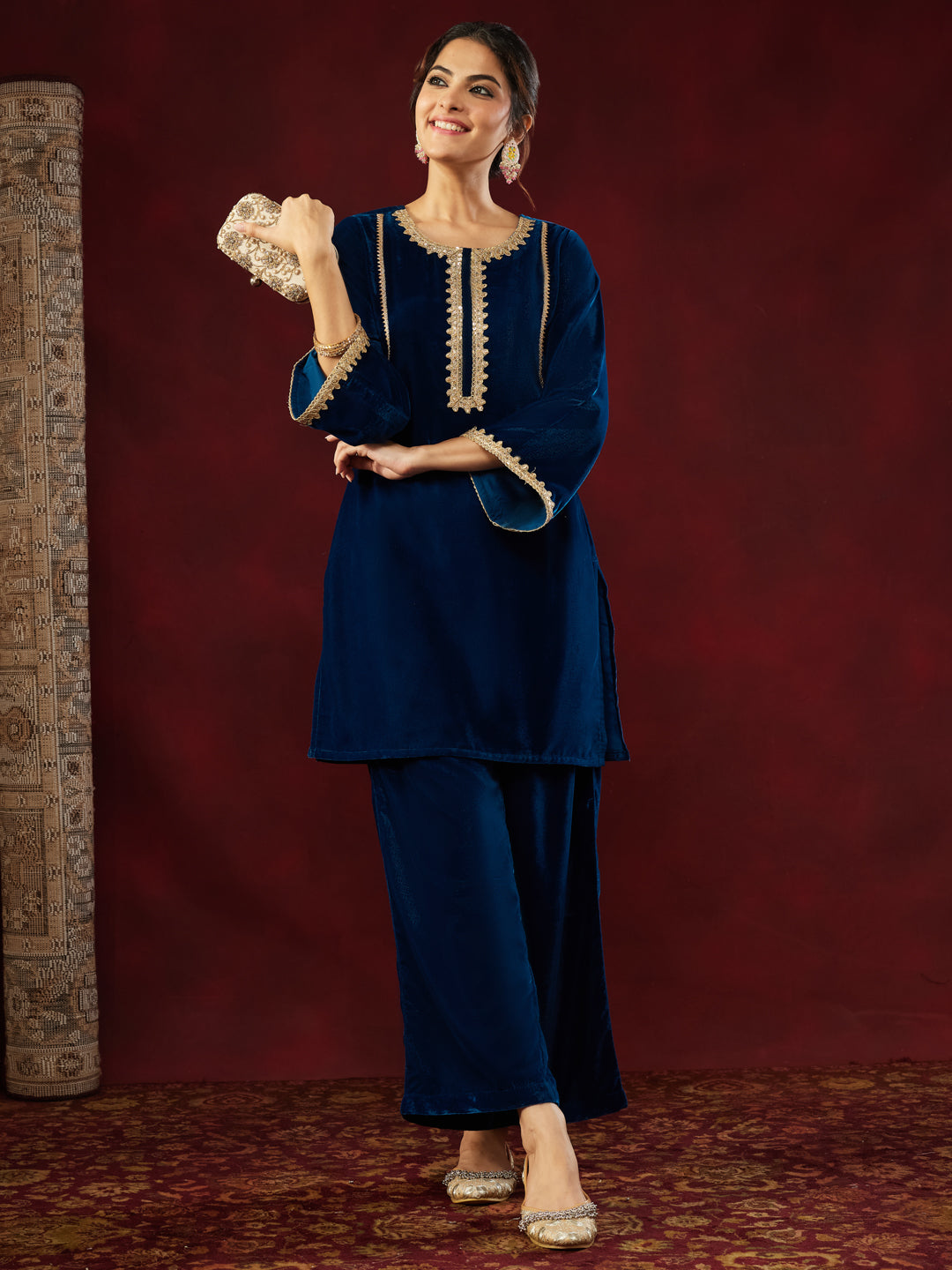 Ninnique Women's Teal Blue Velvet Embellished Straight Co-ord Set