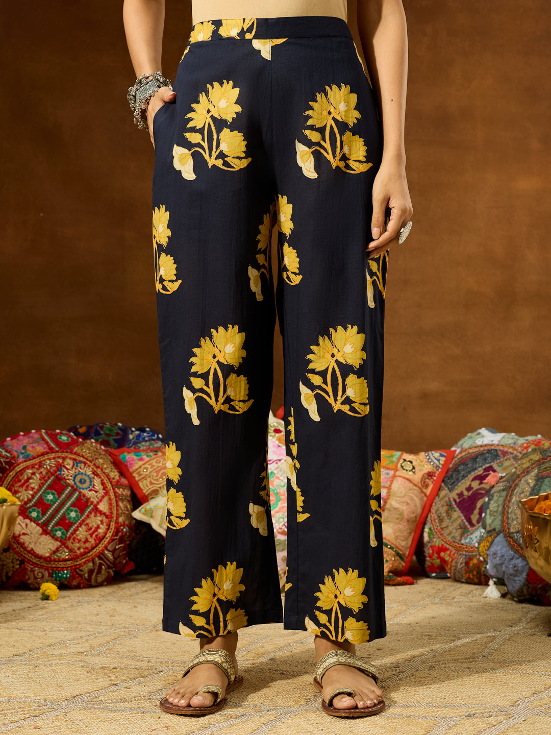 Ninnique Women's Navy Blue Pure Cotton Floral Printed Straight Co-ord Set