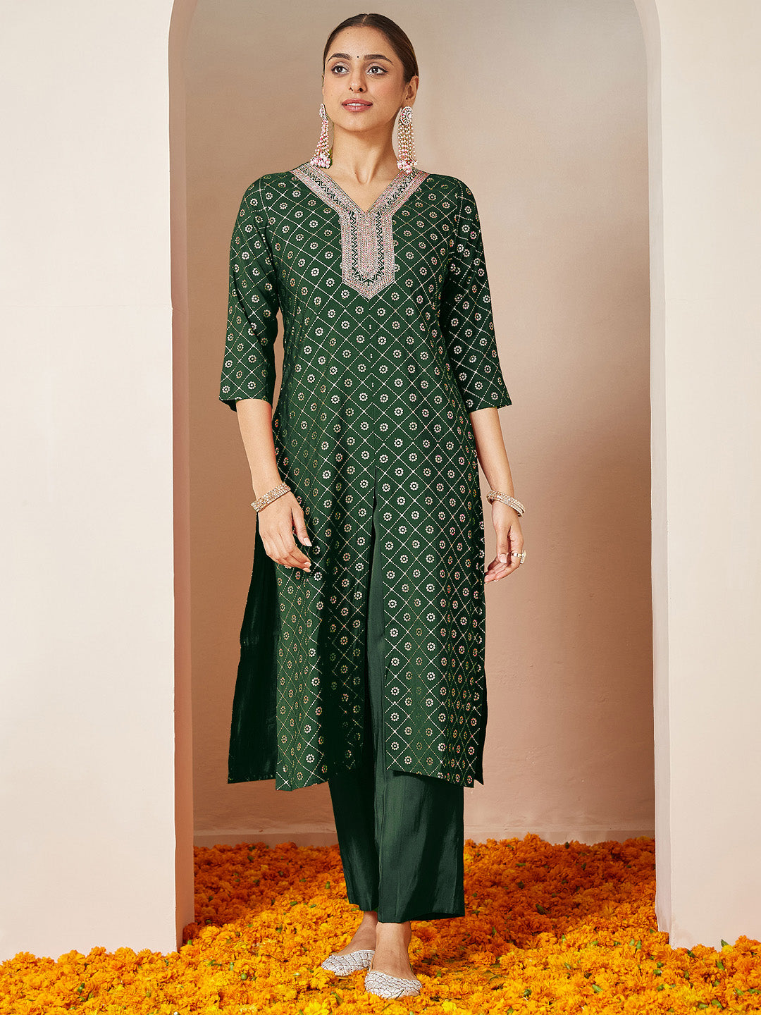 Ninnique Women's Dark Green Silk Blend Yoke Embroidered Straight Front-slit Kurta Pant Set