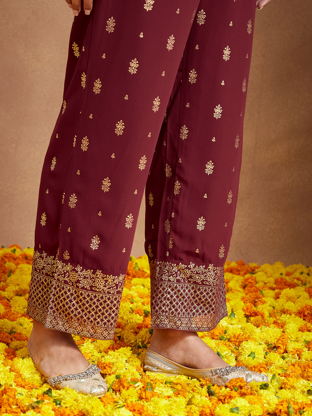 Ninnique Women's Maroon Georgette Embellished Foil Printed Front-open Tiered Kurta Pant Set