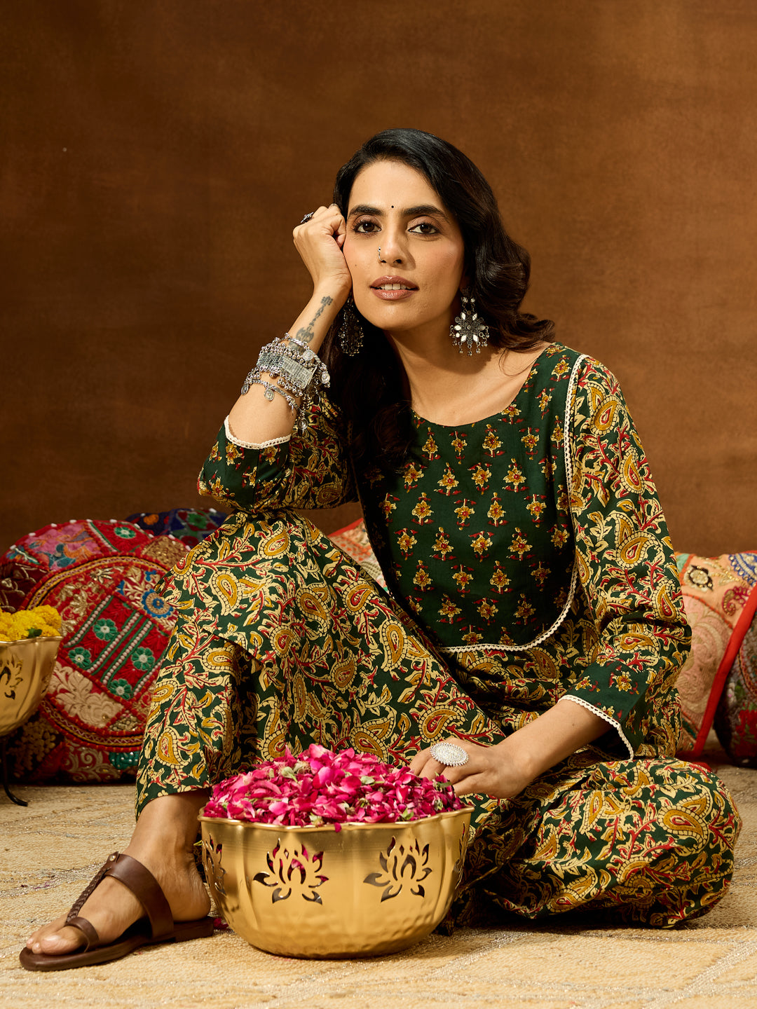 Ninnique Women's Green Pure Cotton Paisley Printed Straight Kurta Pant Set