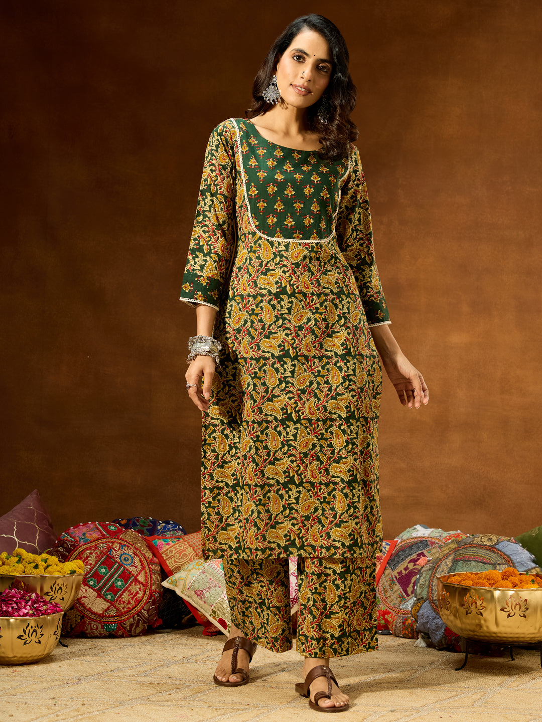 Ninnique Women's Green Pure Cotton Paisley Printed Straight Kurta Pant Set
