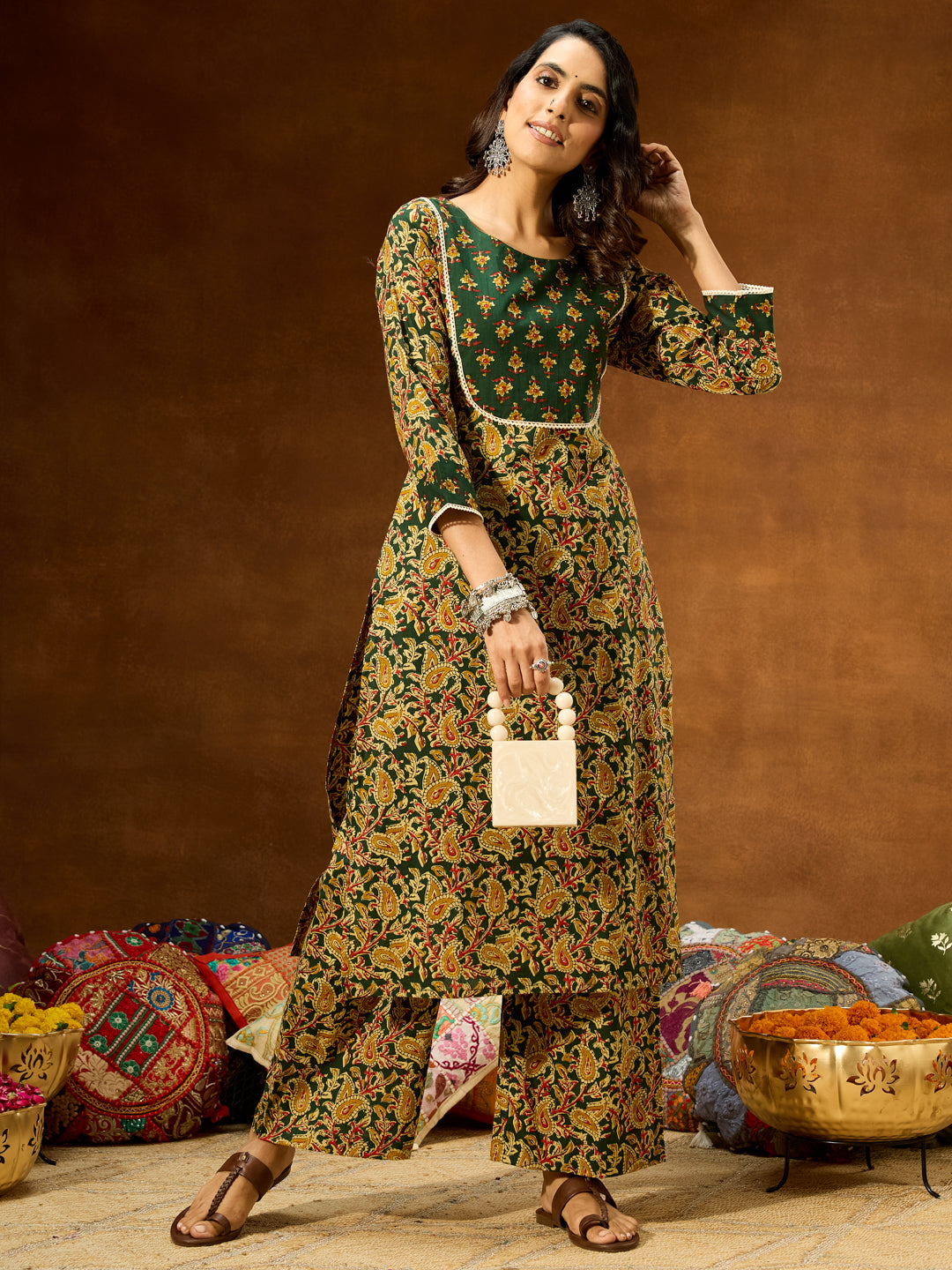 Ninnique Women's Green Pure Cotton Paisley Printed Straight Kurta Pant Set
