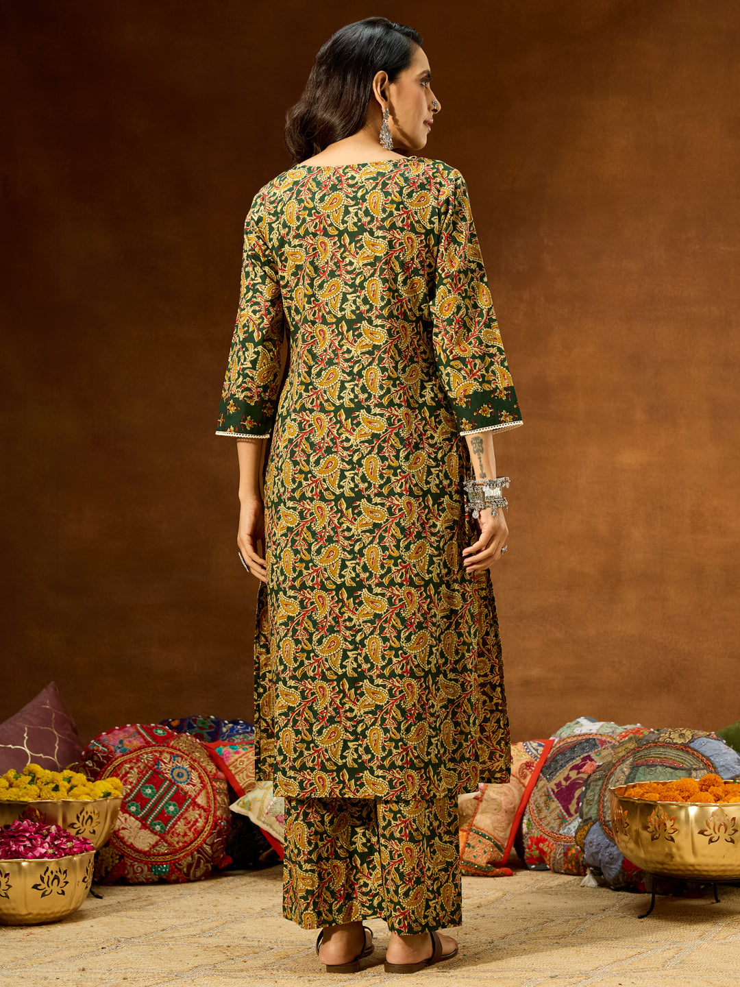 Ninnique Women's Green Pure Cotton Paisley Printed Straight Kurta Pant Set