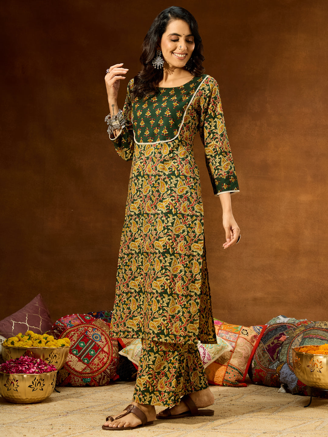 Ninnique Women's Green Pure Cotton Paisley Printed Straight Kurta Pant Set