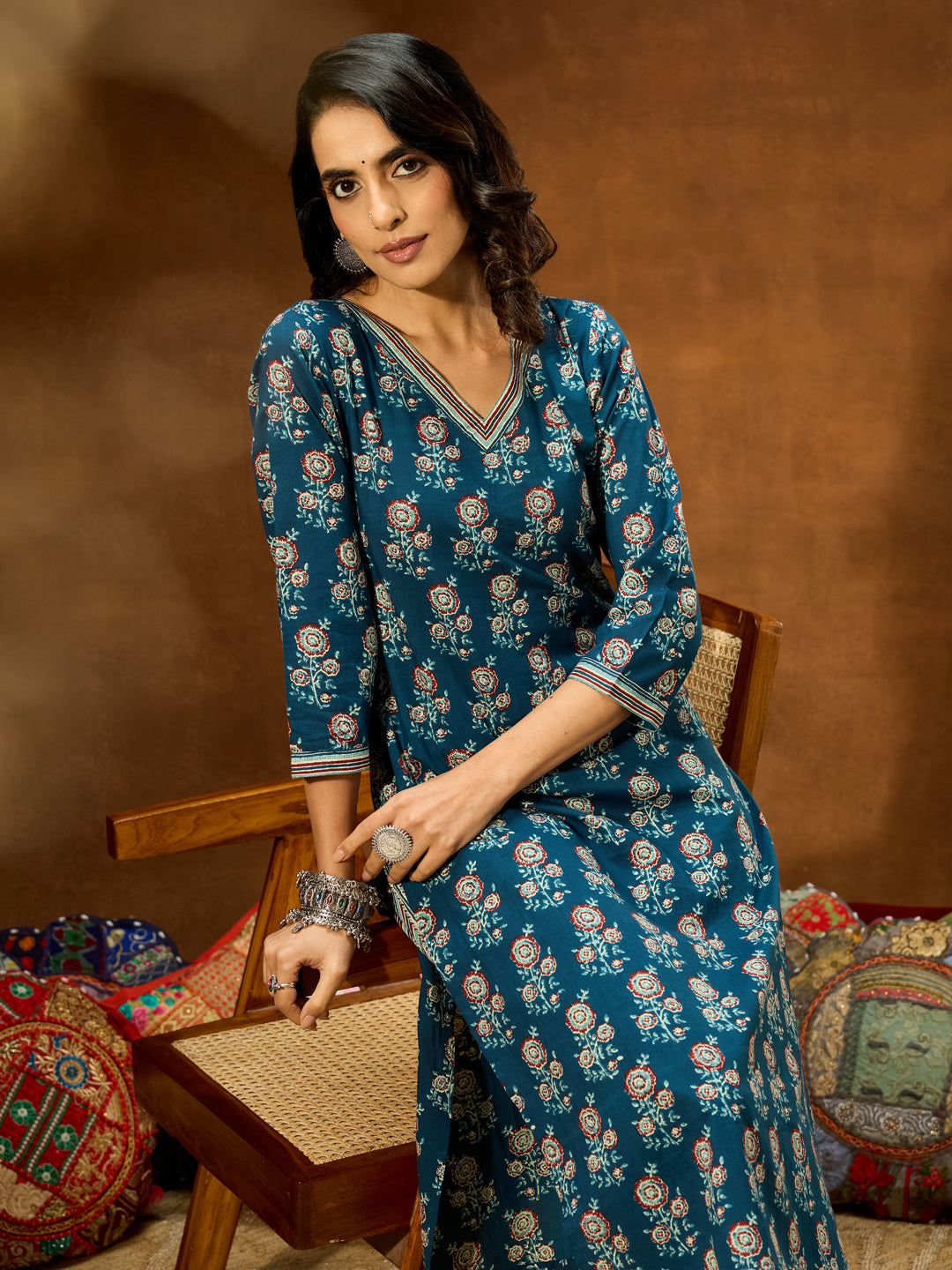 Ninnique Women's Blue Pure Cotton Floral Printed Straight Kurta Pant Set