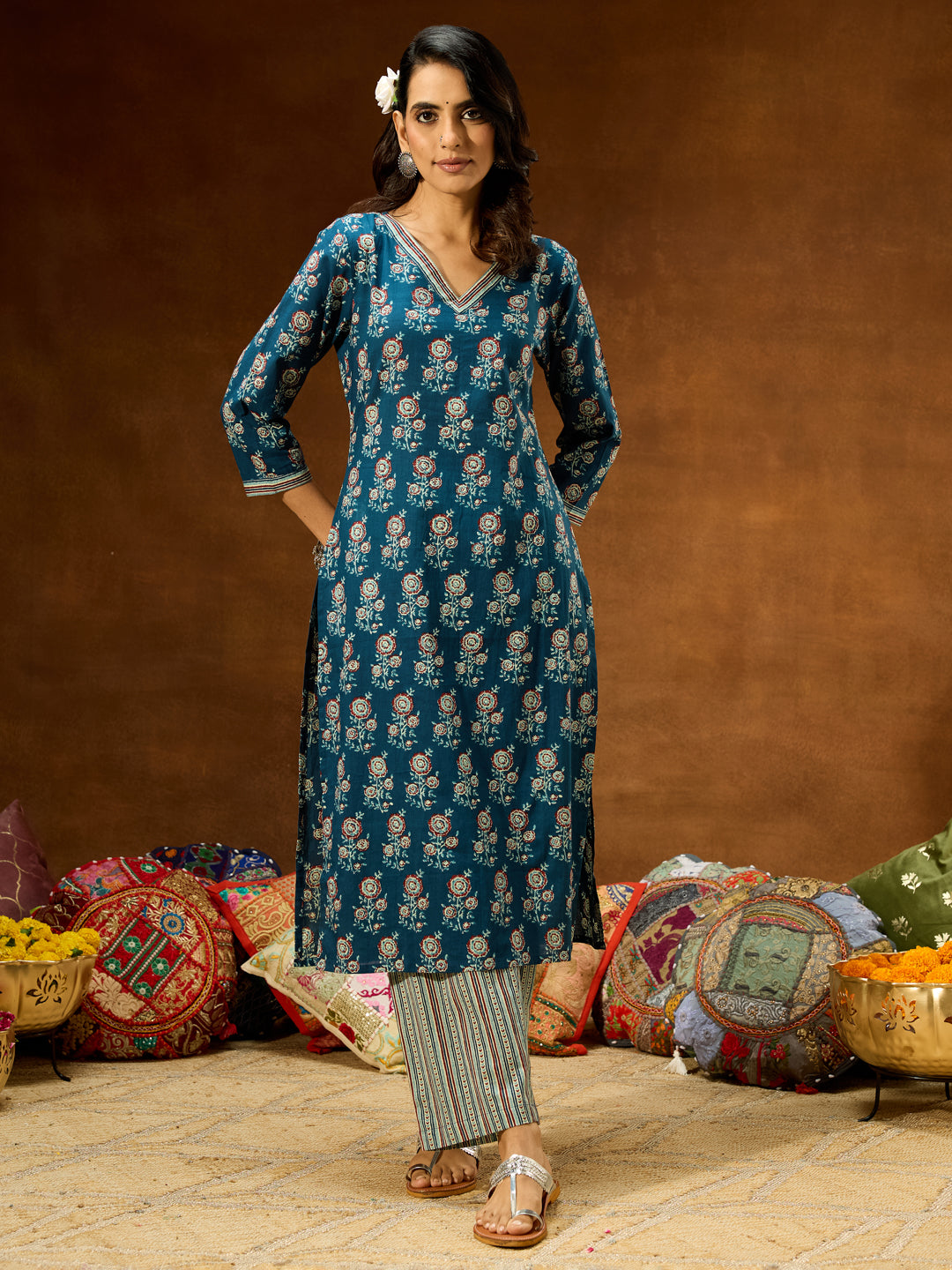 Ninnique Women's Blue Pure Cotton Floral Printed Straight Kurta Pant Set