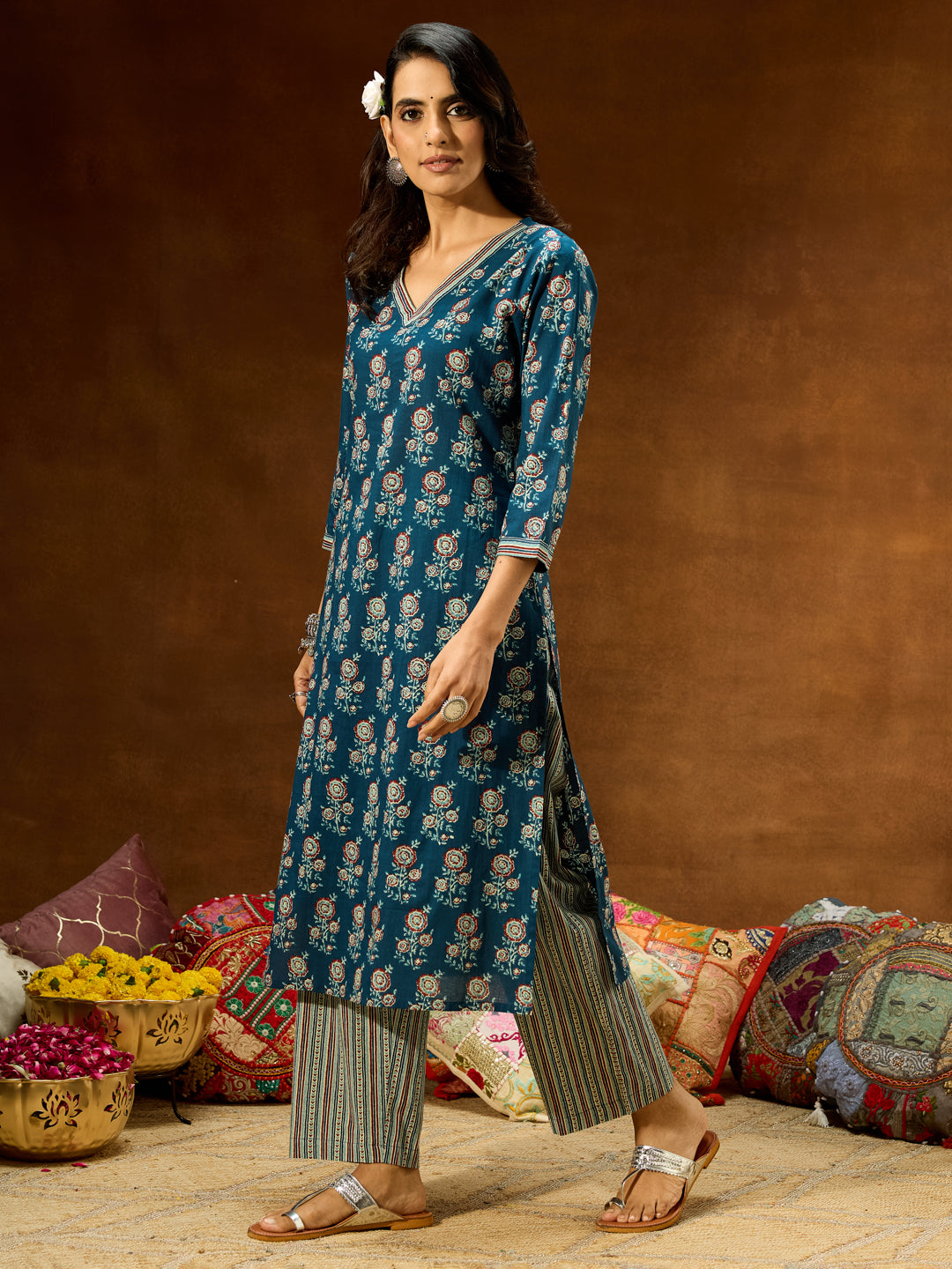 Ninnique Women's Blue Pure Cotton Floral Printed Straight Kurta Pant Set