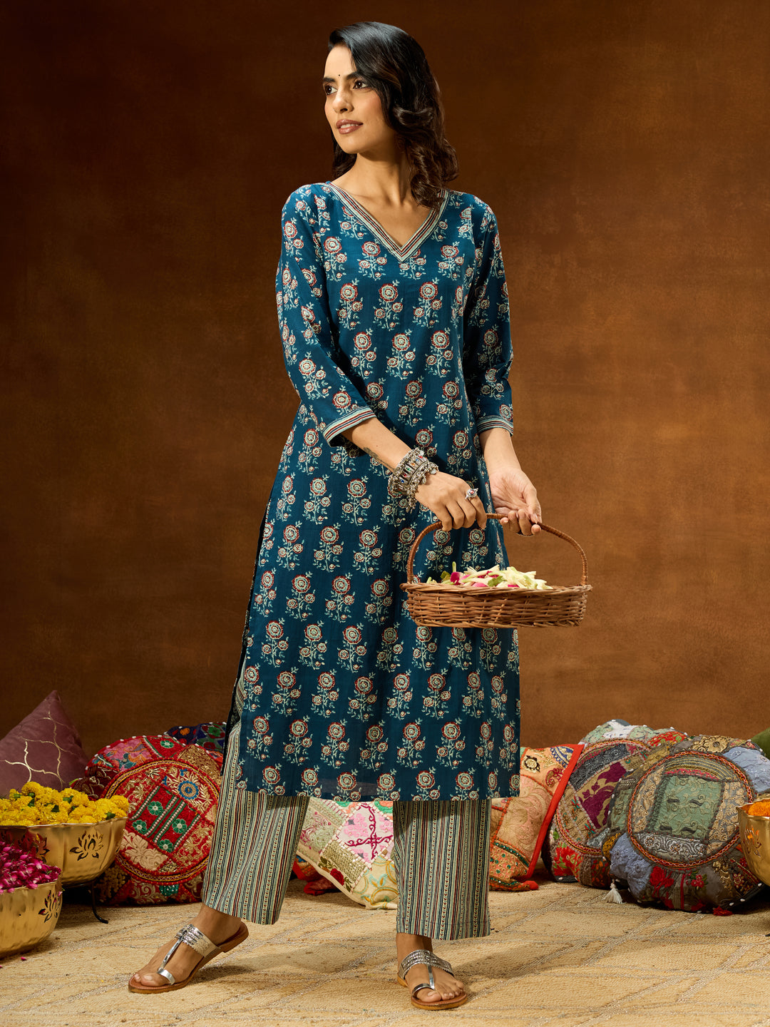 Ninnique Women's Blue Pure Cotton Floral Printed Straight Kurta Pant Set