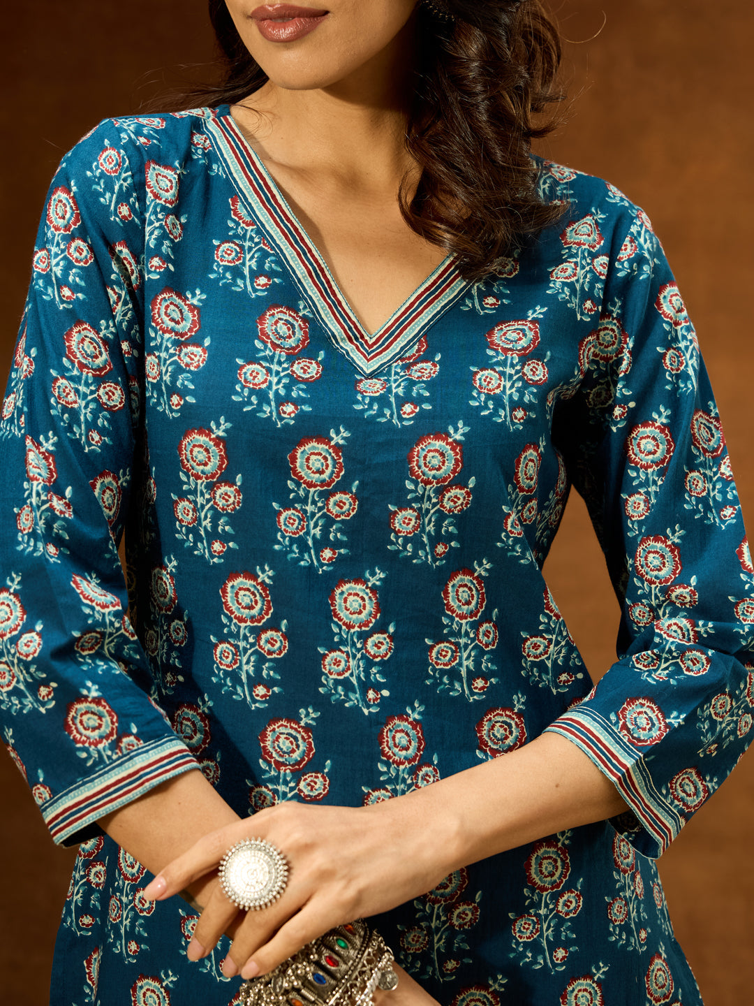 Ninnique Women's Blue Pure Cotton Floral Printed Straight Kurta Pant Set