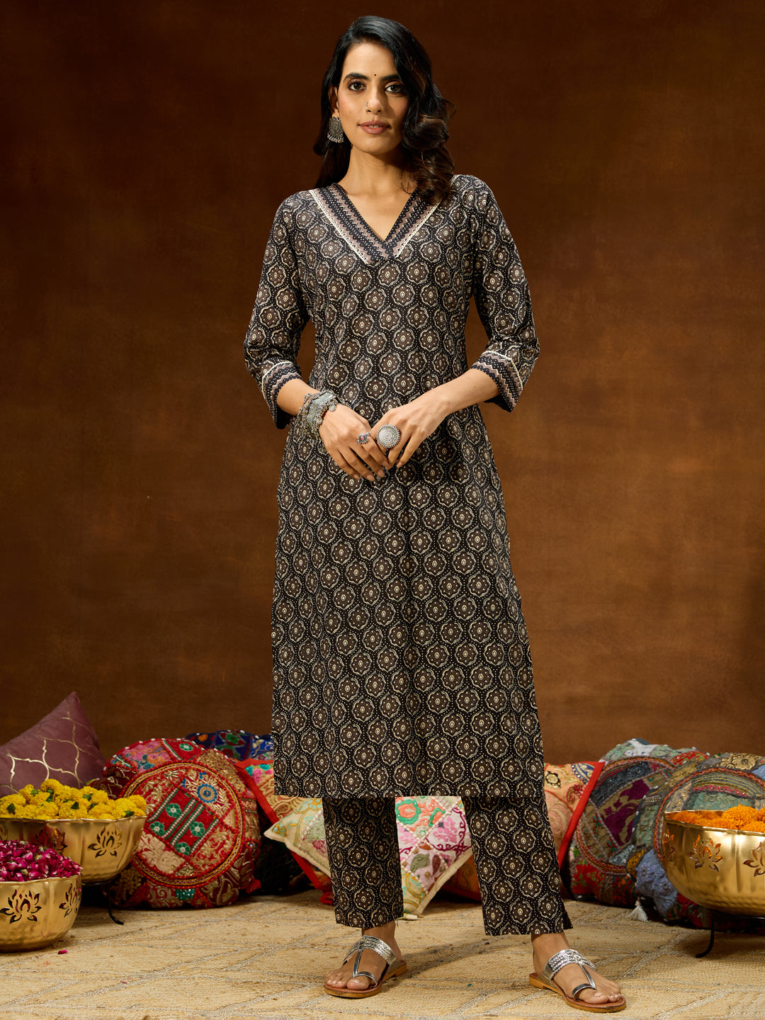 Ninnique Women's Black Pure Cotton Ethnic Motifs Printed Straight Kurta Pant Set