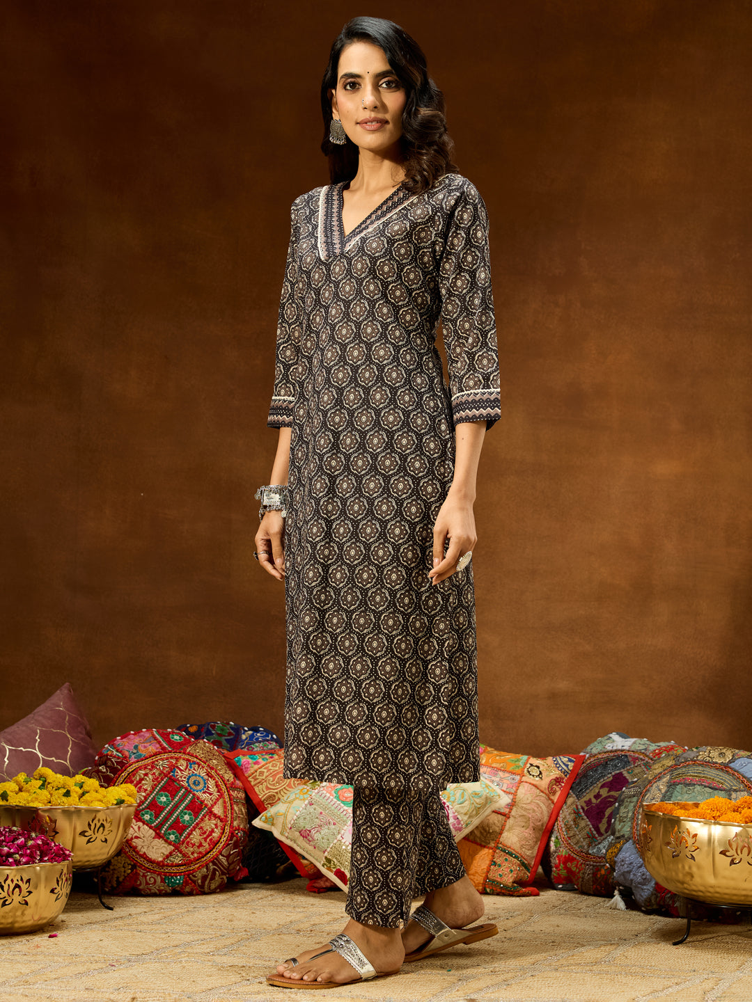 Ninnique Women's Black Pure Cotton Ethnic Motifs Printed Straight Kurta Pant Set