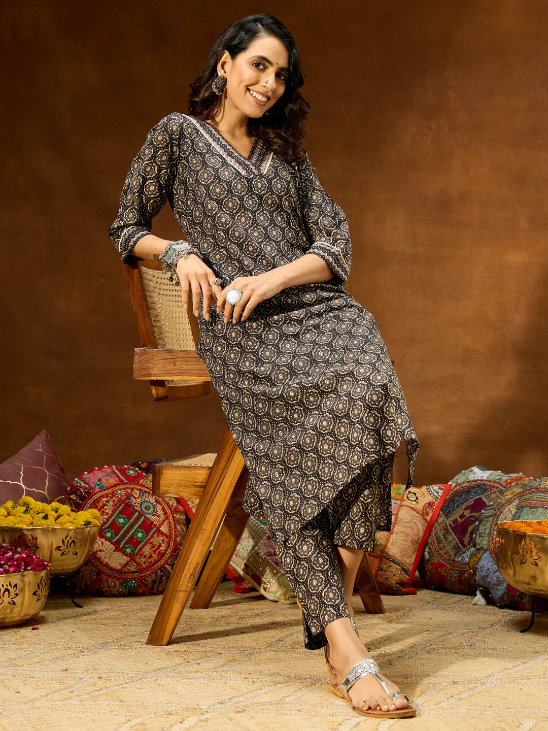 Ninnique Women's Black Pure Cotton Ethnic Motifs Printed Straight Kurta Pant Set