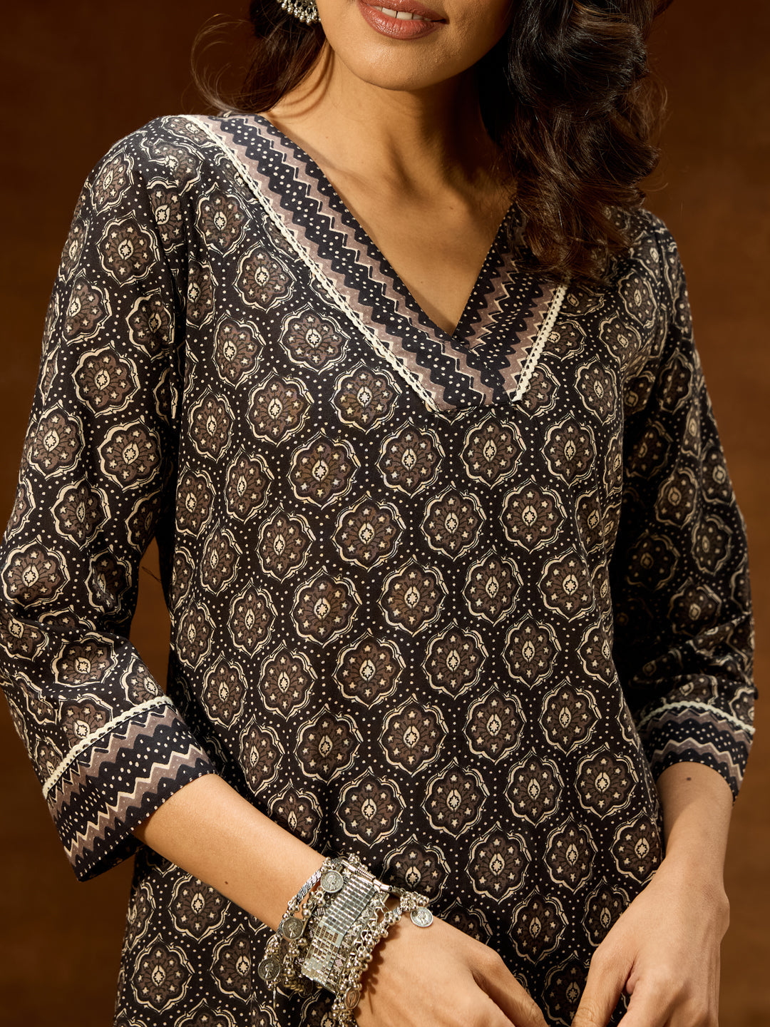 Ninnique Women's Black Pure Cotton Ethnic Motifs Printed Straight Kurta Pant Set