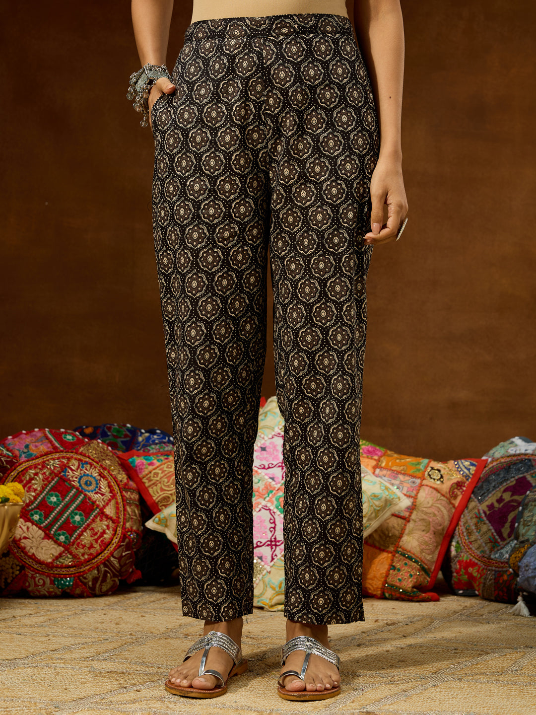 Ninnique Women's Black Pure Cotton Ethnic Motifs Printed Straight Kurta Pant Set