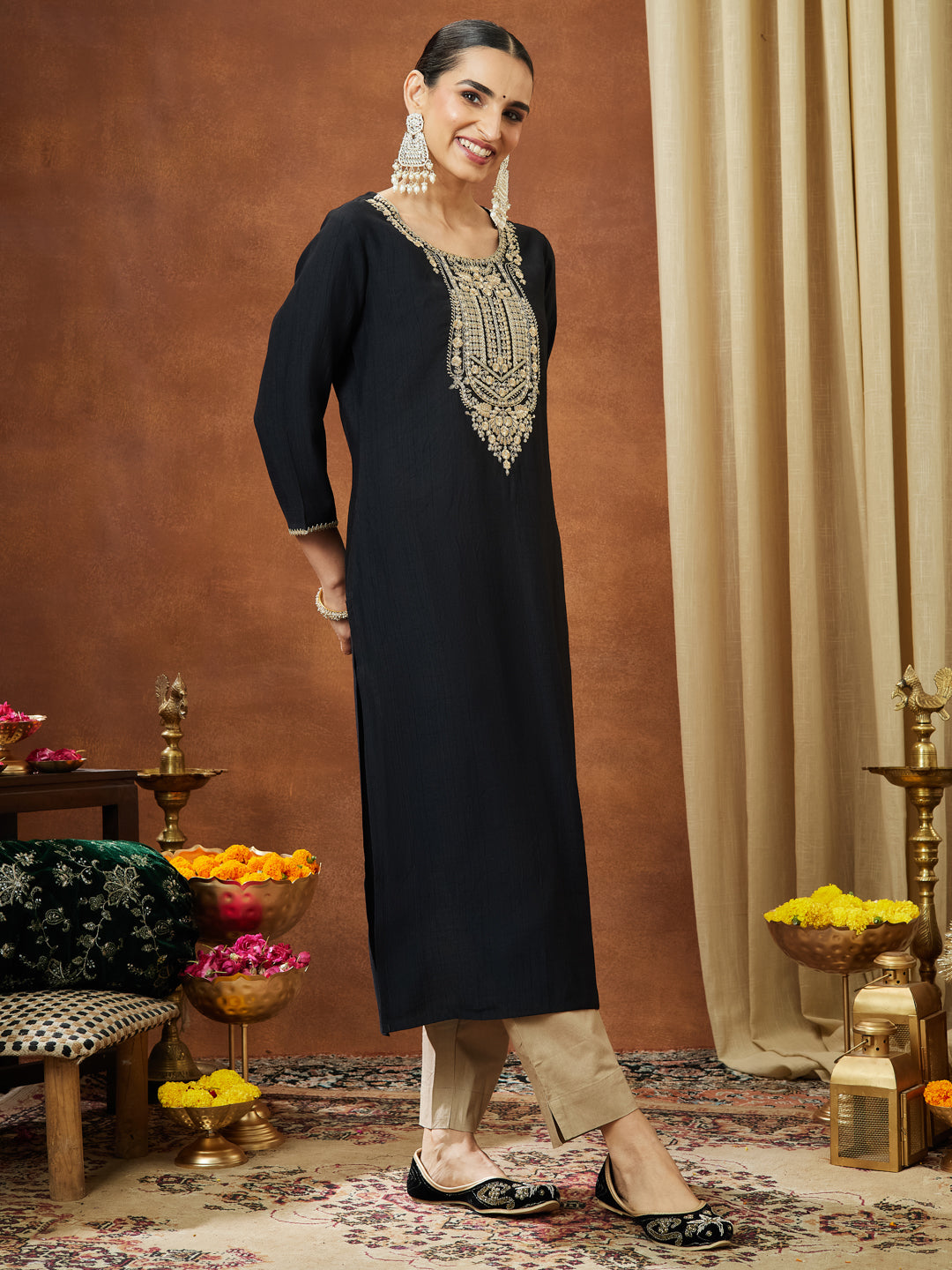 Ninnique Women's Black Silk Blend Zari Yoke Embroidered Straight Kurta