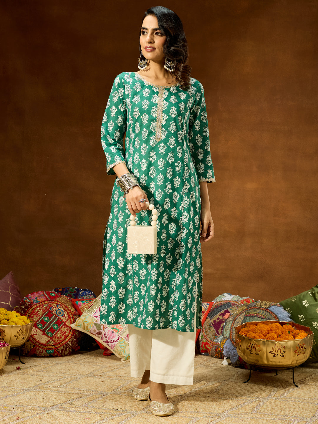 Ninnique Women's Green Pure Cotton Ethnic Motifs Printed Straight Kurta