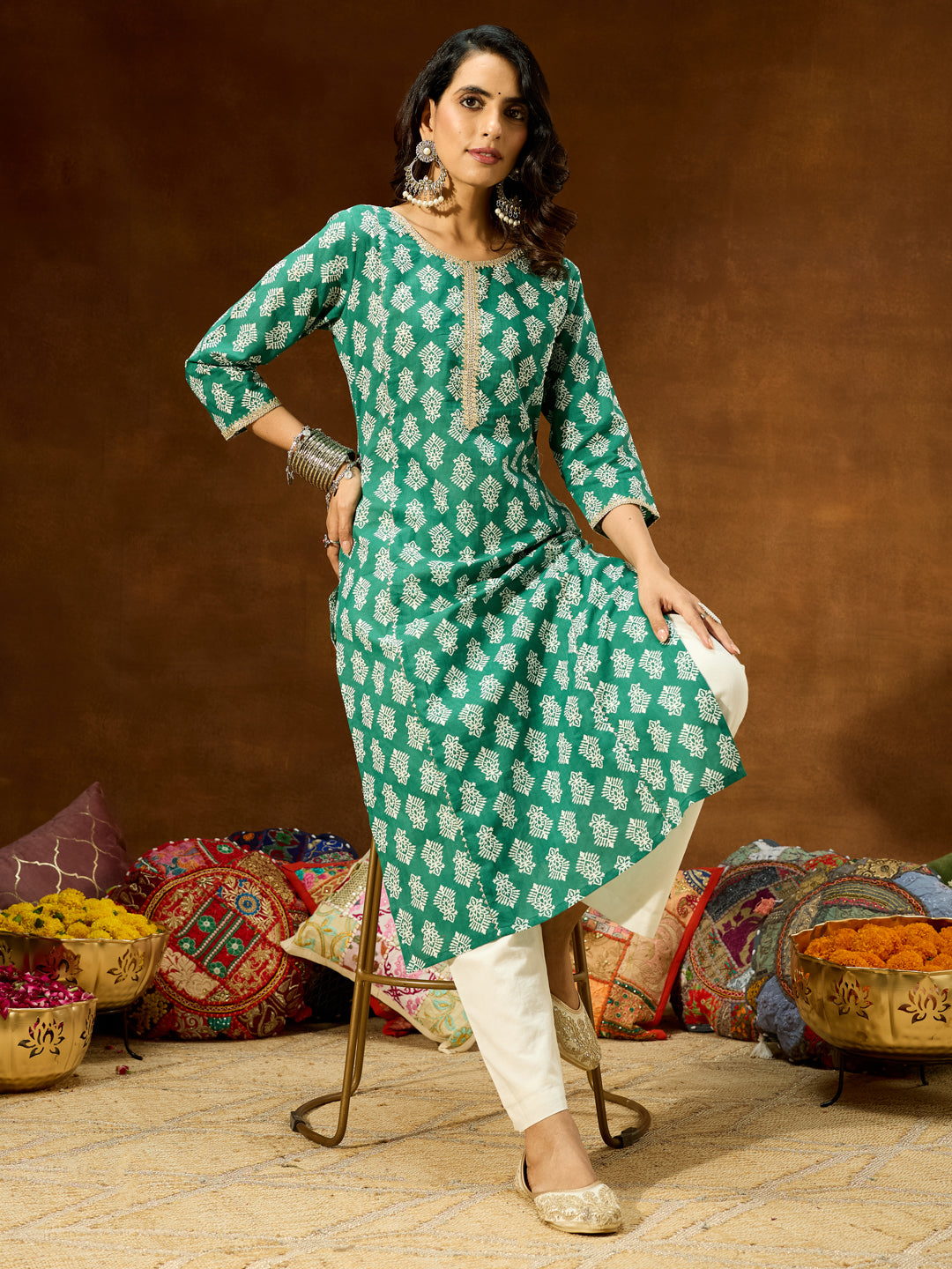 Ninnique Women's Green Pure Cotton Ethnic Motifs Printed Straight Kurta