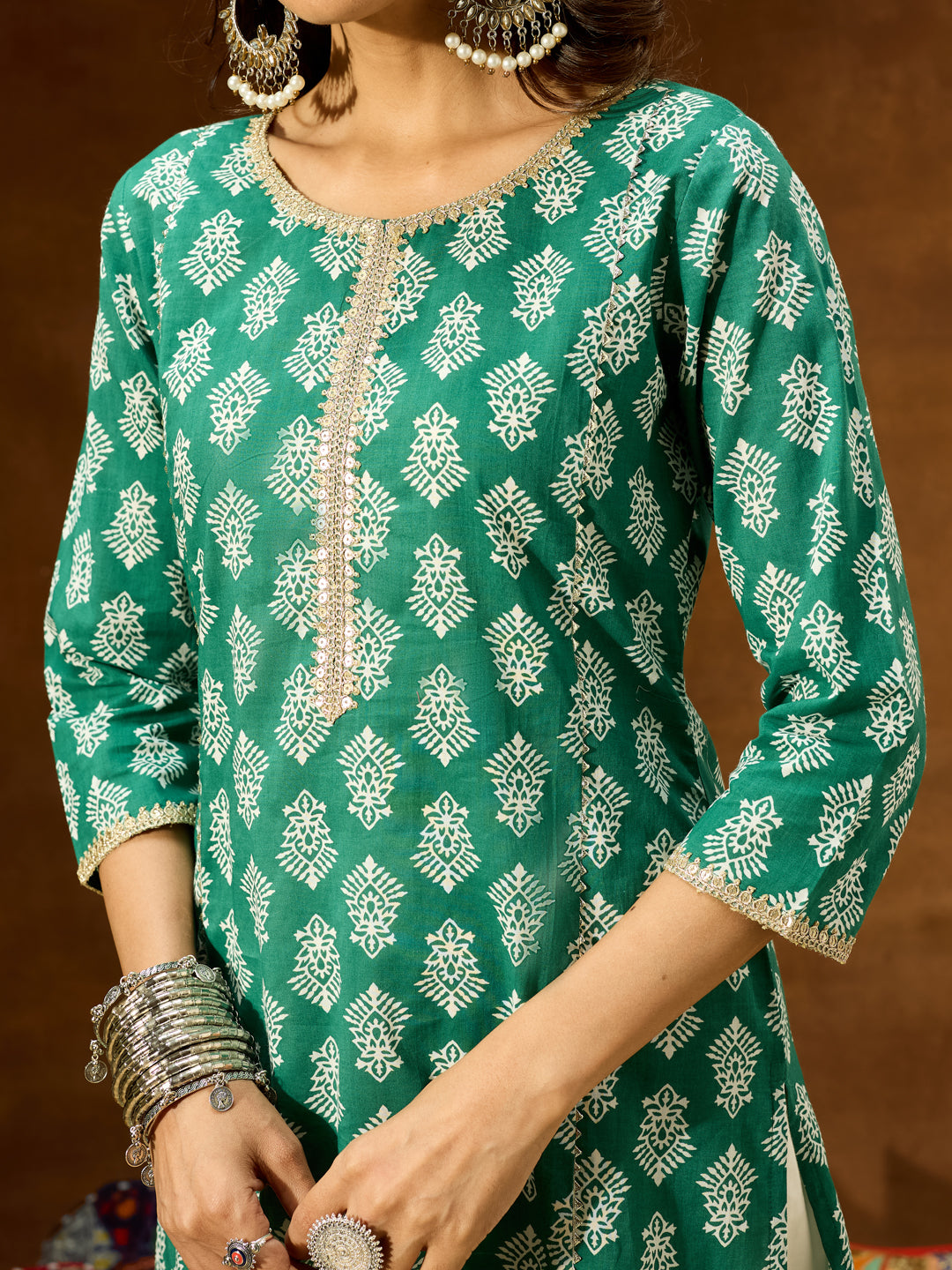 Ninnique Women's Green Pure Cotton Ethnic Motifs Printed Straight Kurta