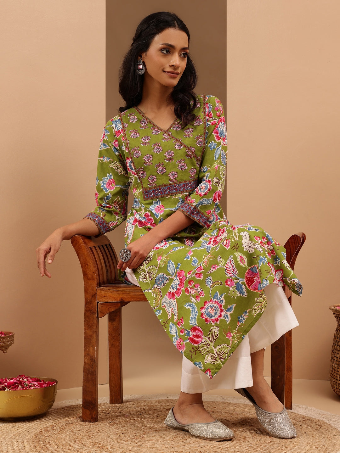 Ninnique Women's Green Pure Cotton Floral Printed Straight Kurta