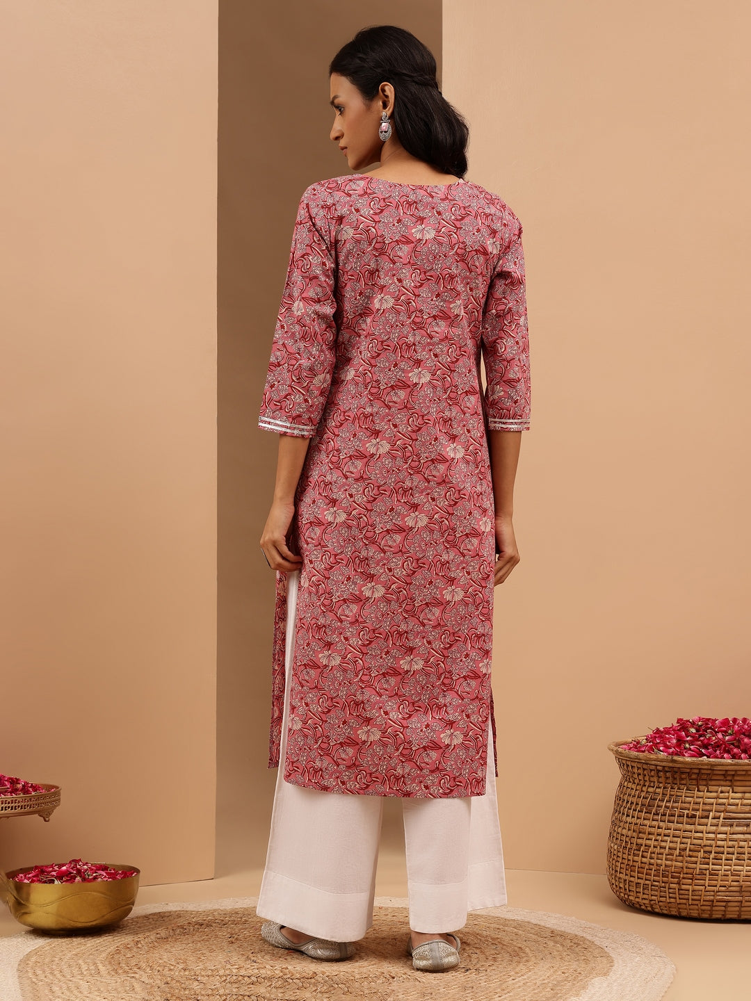 Ninnique Women's Pink Pure Cotton Yoke Embroidered Straight Kurta