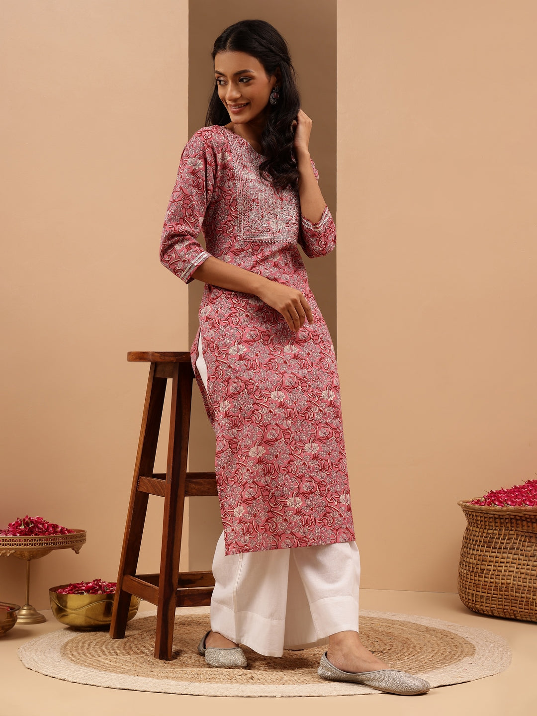 Ninnique Women's Pink Pure Cotton Yoke Embroidered Straight Kurta