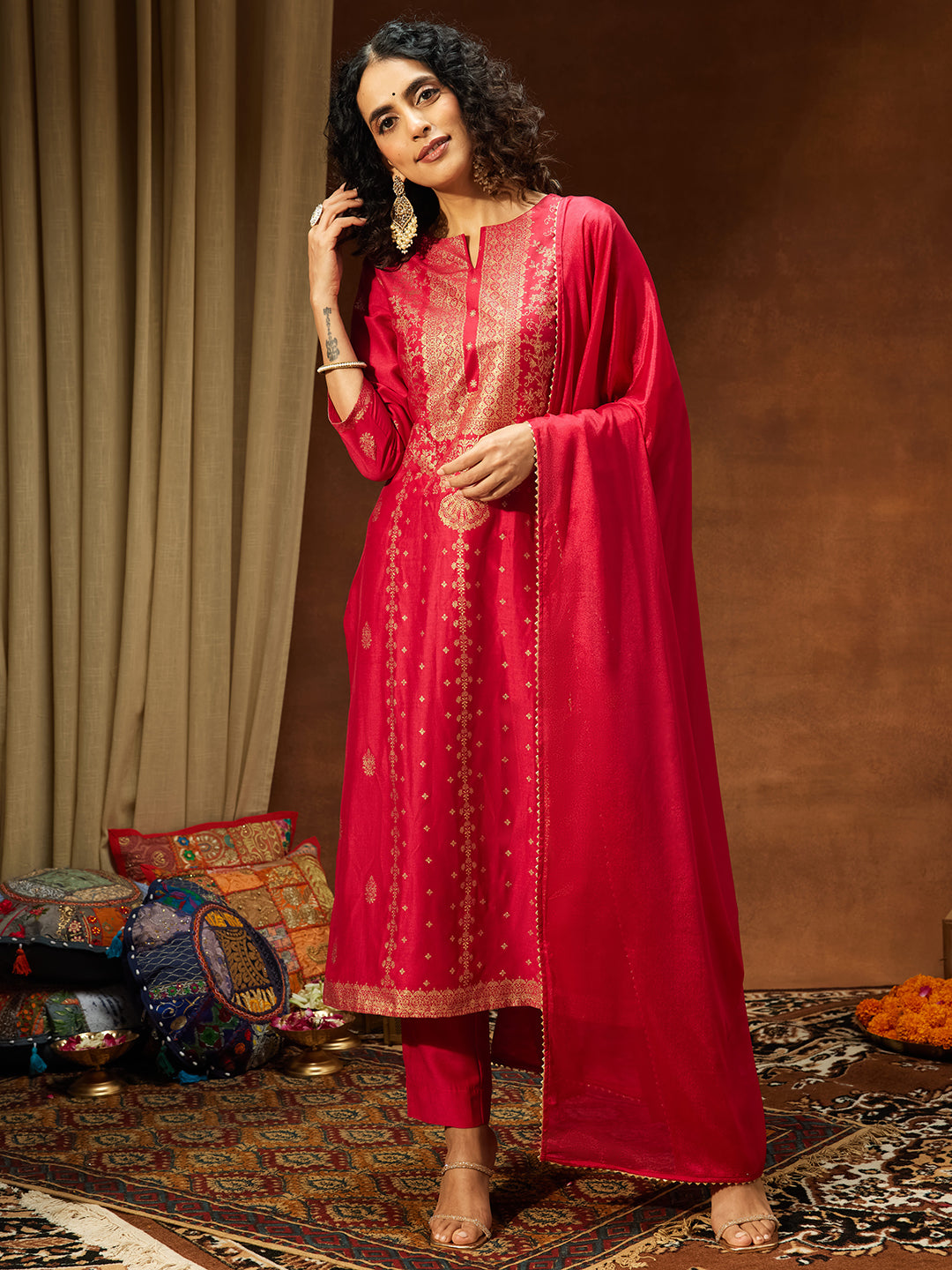 Ninnique Women's Pink Silk Blend Gold Foil Printed Straight Kurta Set