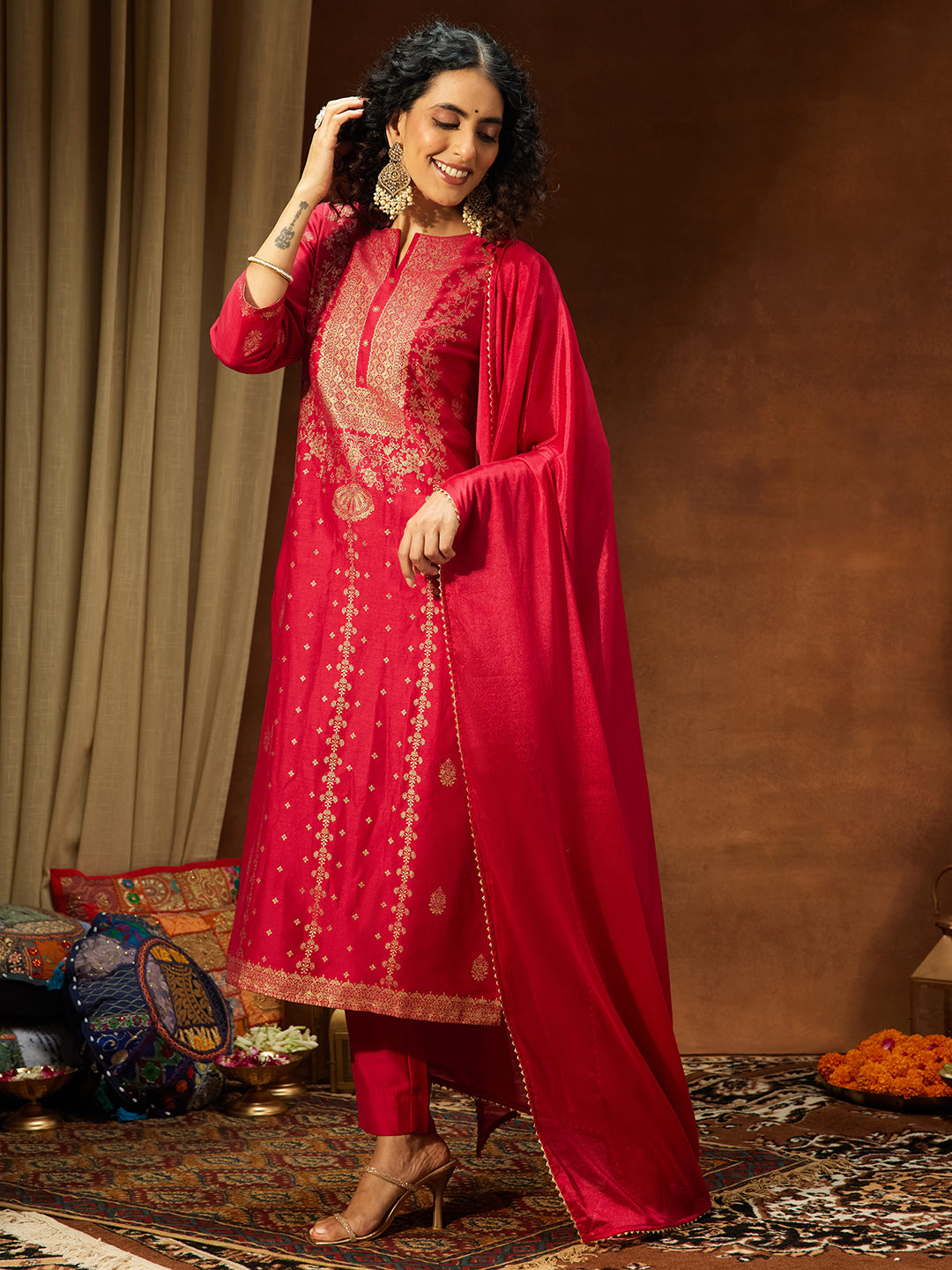 Ninnique Women's Pink Silk Blend Gold Foil Printed Straight Kurta Set