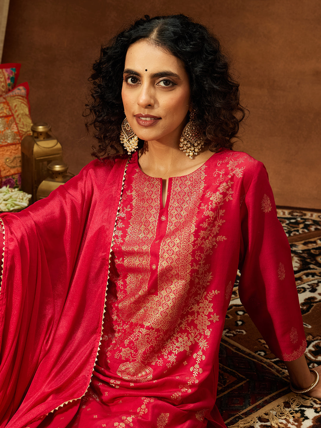 Ninnique Women's Pink Silk Blend Gold Foil Printed Straight Kurta Set