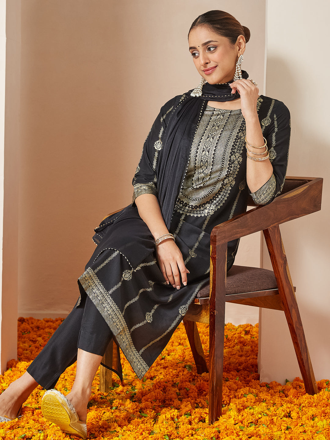 Ninnique Women's Black Silk Blend Gold Printed Straight Kurta Set